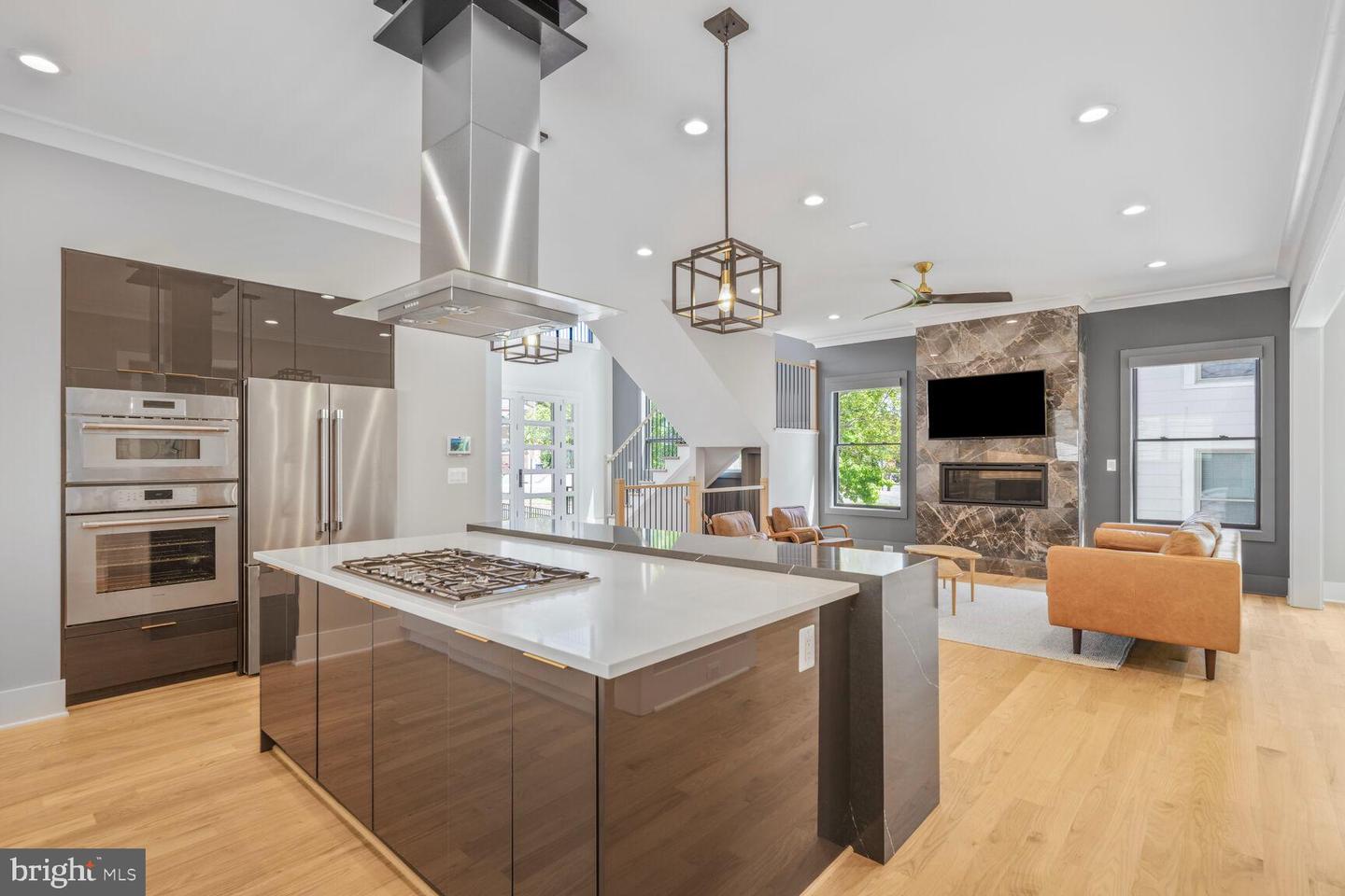 2600 3RD ST N, ARLINGTON, Virginia 22201, 6 Bedrooms Bedrooms, ,6 BathroomsBathrooms,Residential,For sale,2600 3RD ST N,VAAR2056382 MLS # VAAR2056382