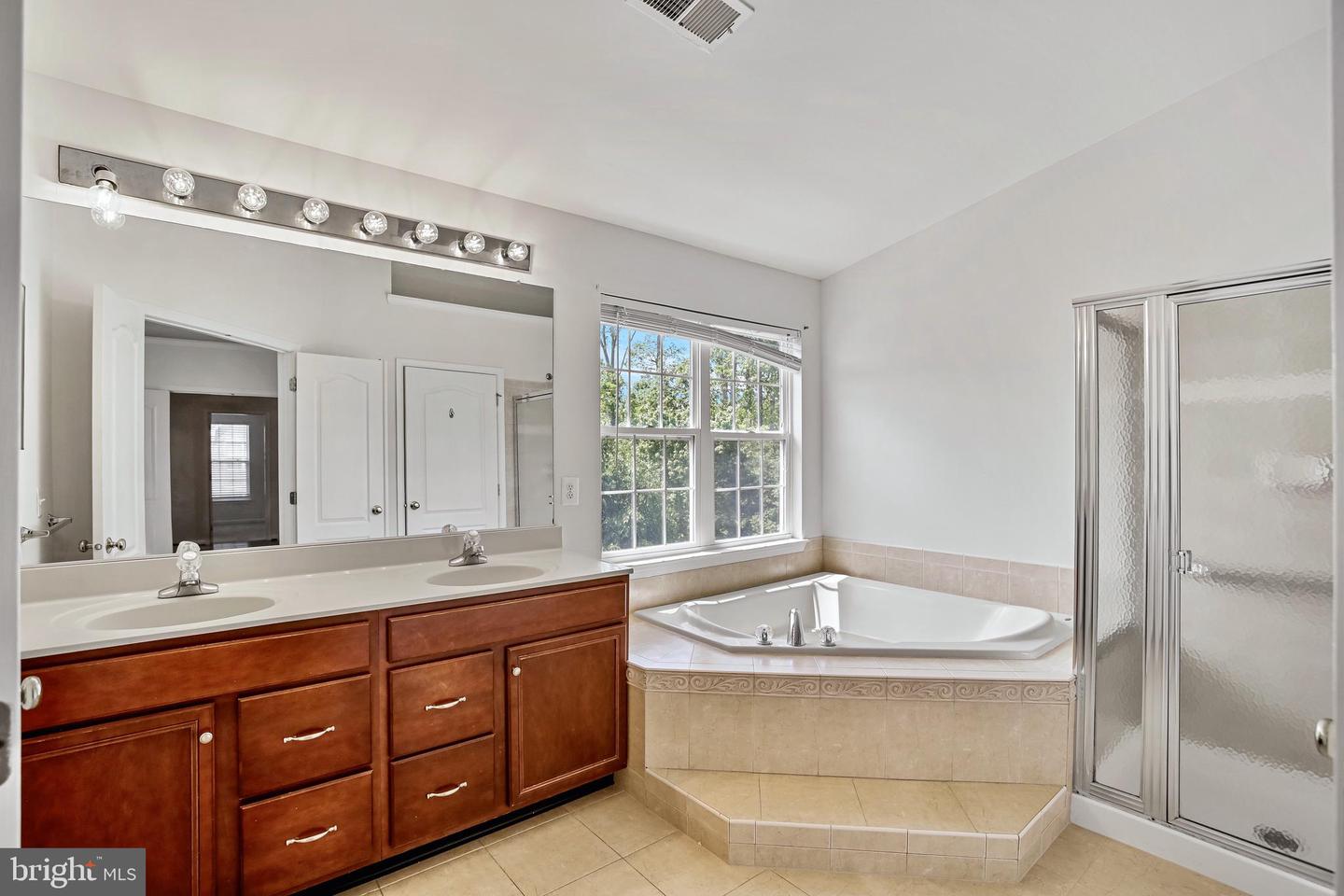 20039 NORTHVILLE HILLS TER, ASHBURN, Virginia 20147, 3 Bedrooms Bedrooms, ,3 BathroomsBathrooms,Residential,For sale,20039 NORTHVILLE HILLS TER,VALO2094626 MLS # VALO2094626