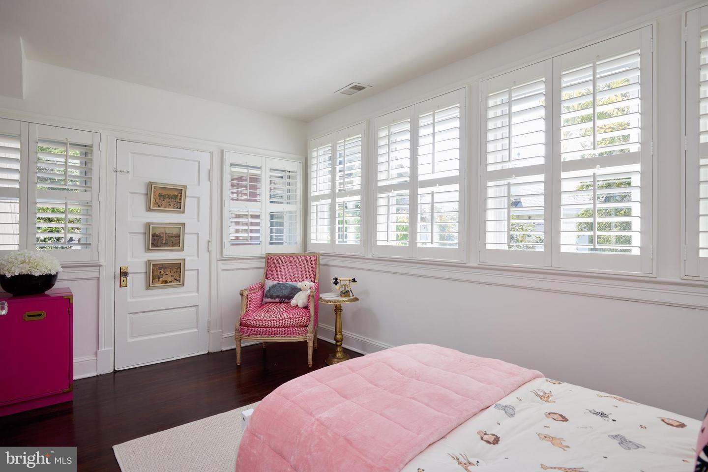 2401 TUNLAW RD NW, WASHINGTON, District Of Columbia 20007, 4 Bedrooms Bedrooms, ,2 BathroomsBathrooms,Residential,For sale,2401 TUNLAW RD NW,DCDC2197052 MLS # DCDC2197052