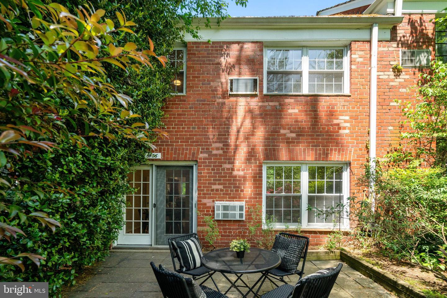3736 GUNSTON RD, ALEXANDRIA, Virginia 22302, 2 Bedrooms Bedrooms, ,1 BathroomBathrooms,Residential,For sale,3736 GUNSTON RD,VAAX2044488 MLS # VAAX2044488