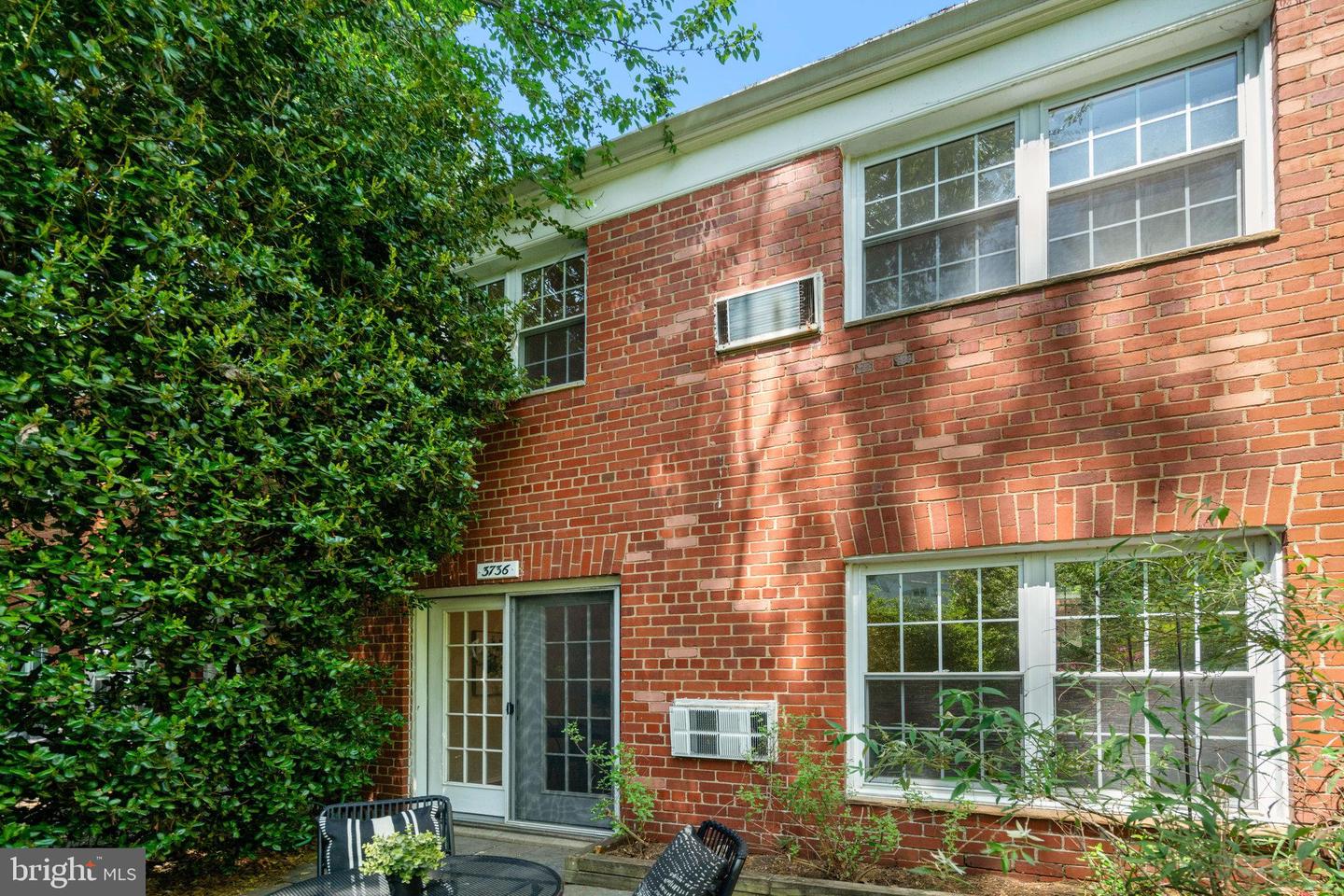 3736 GUNSTON RD, ALEXANDRIA, Virginia 22302, 2 Bedrooms Bedrooms, ,1 BathroomBathrooms,Residential,For sale,3736 GUNSTON RD,VAAX2044488 MLS # VAAX2044488