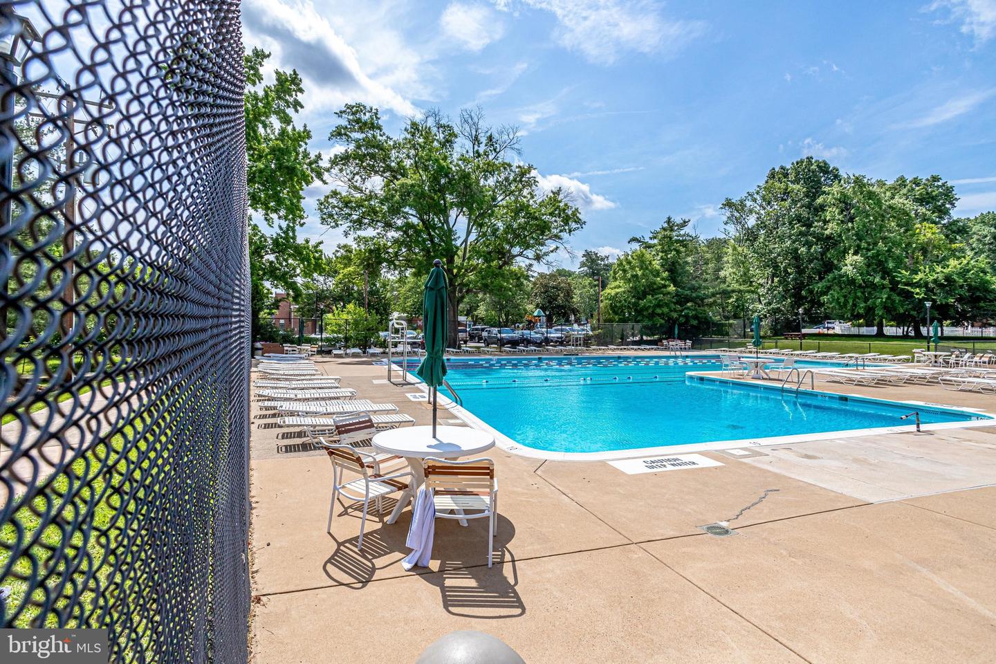 3736 GUNSTON RD, ALEXANDRIA, Virginia 22302, 2 Bedrooms Bedrooms, ,1 BathroomBathrooms,Residential,For sale,3736 GUNSTON RD,VAAX2044488 MLS # VAAX2044488