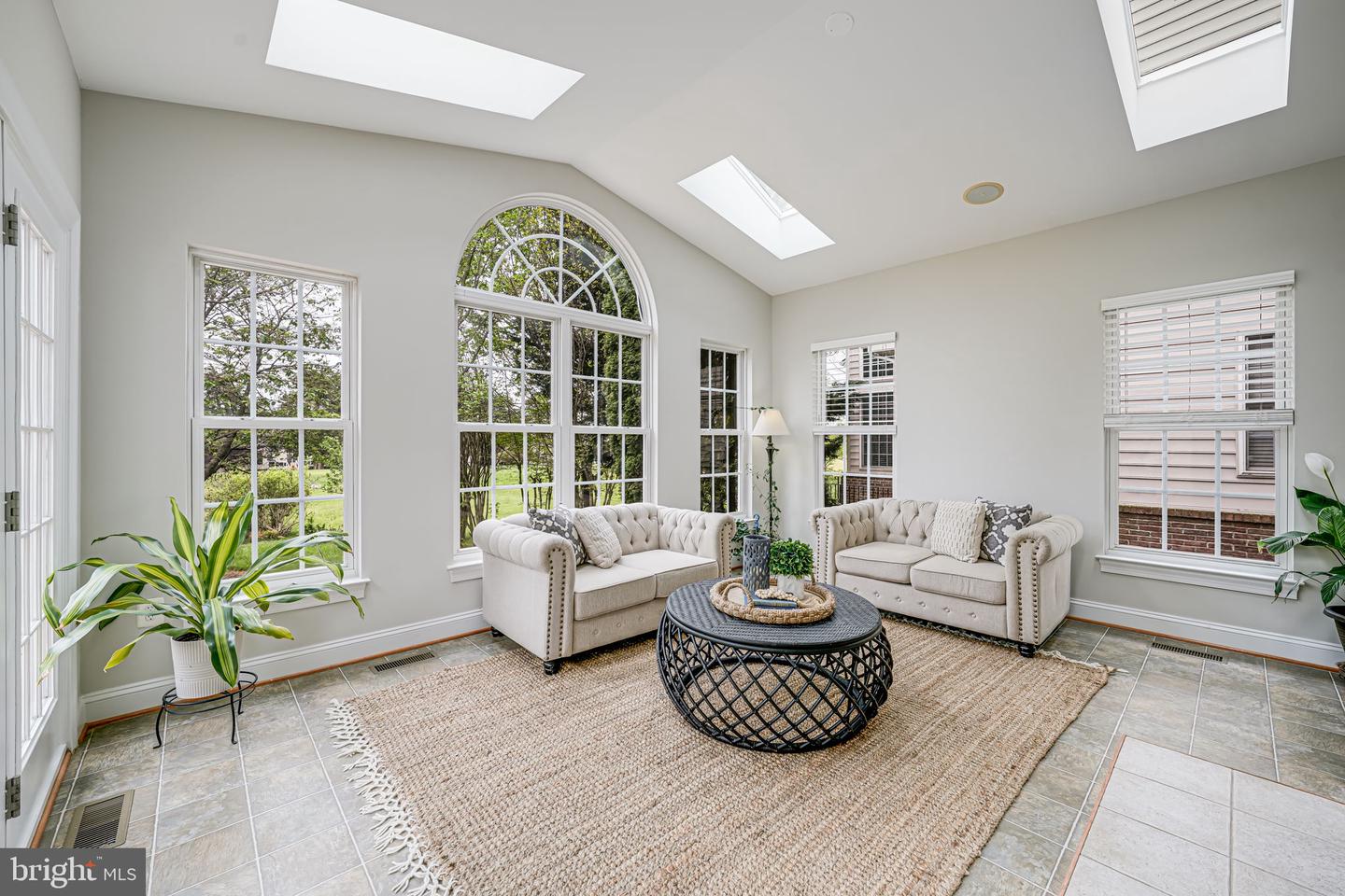 6009 WAKE CREST CT, HAYMARKET, Virginia 20169, 4 Bedrooms Bedrooms, ,3 BathroomsBathrooms,Residential,For sale,6009 WAKE CREST CT,VAPW2092686 MLS # VAPW2092686