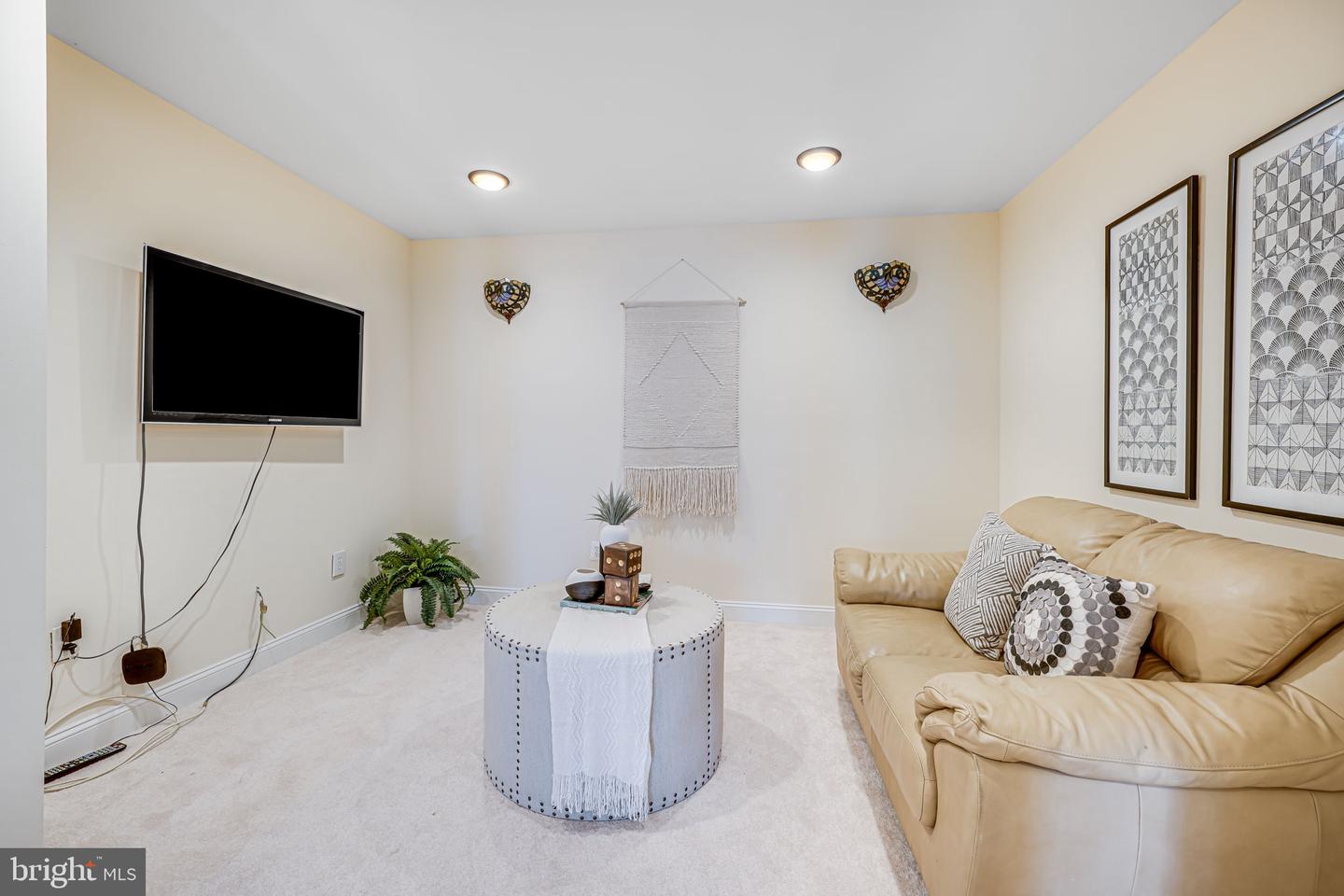 6009 WAKE CREST CT, HAYMARKET, Virginia 20169, 4 Bedrooms Bedrooms, ,3 BathroomsBathrooms,Residential,For sale,6009 WAKE CREST CT,VAPW2092686 MLS # VAPW2092686