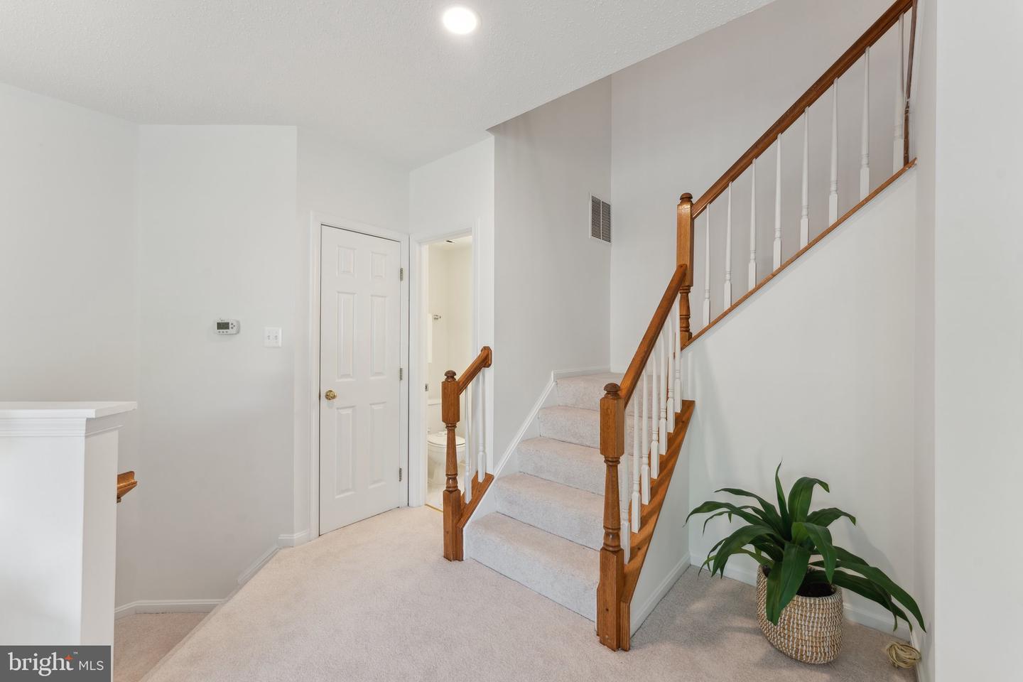 14413 GLENCREST CIR #111, CENTREVILLE, Virginia 20120, 3 Bedrooms Bedrooms, ,2 BathroomsBathrooms,Residential,For sale,14413 GLENCREST CIR #111,VAFX2236122 MLS # VAFX2236122