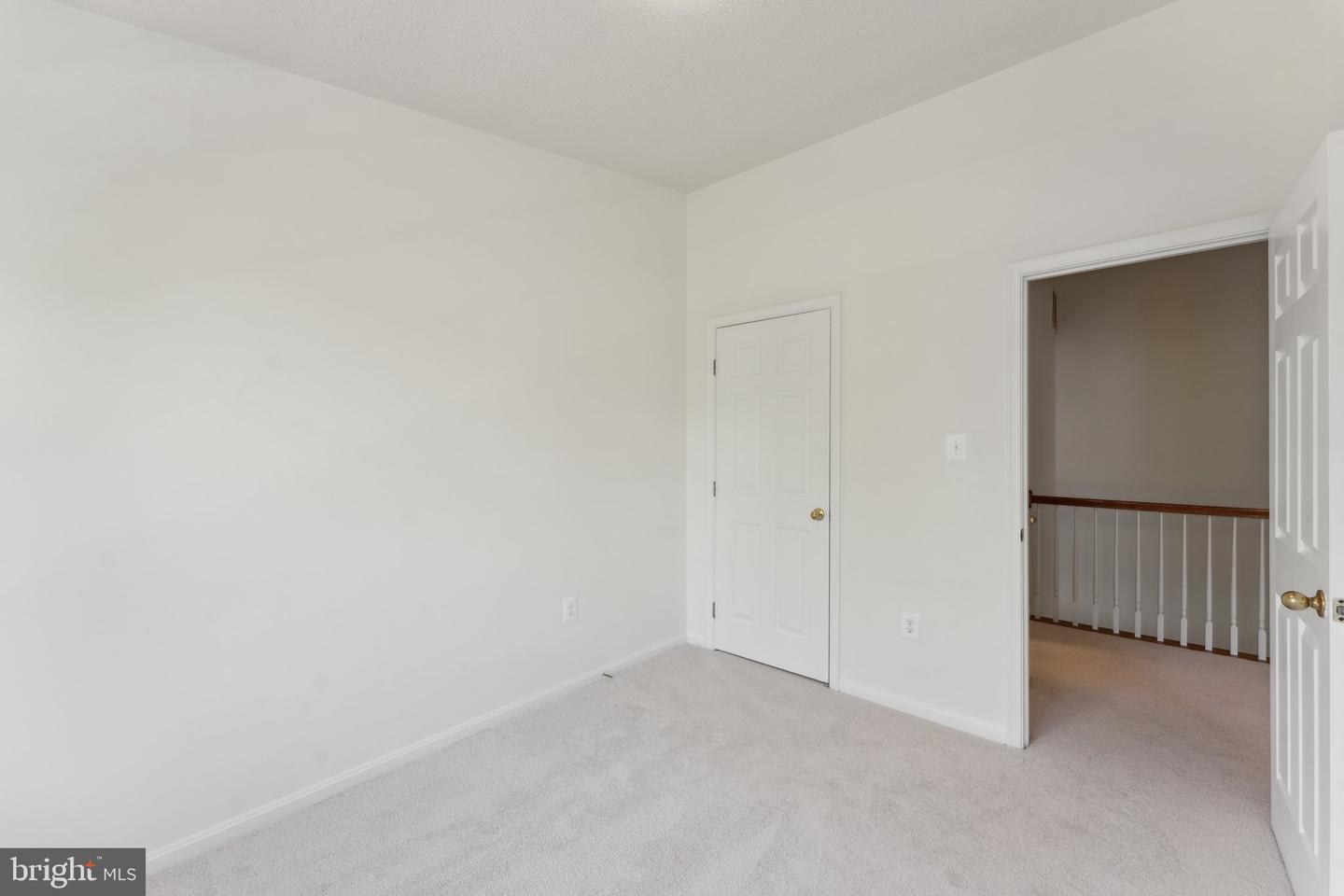 14413 GLENCREST CIR #111, CENTREVILLE, Virginia 20120, 3 Bedrooms Bedrooms, ,2 BathroomsBathrooms,Residential,For sale,14413 GLENCREST CIR #111,VAFX2236122 MLS # VAFX2236122