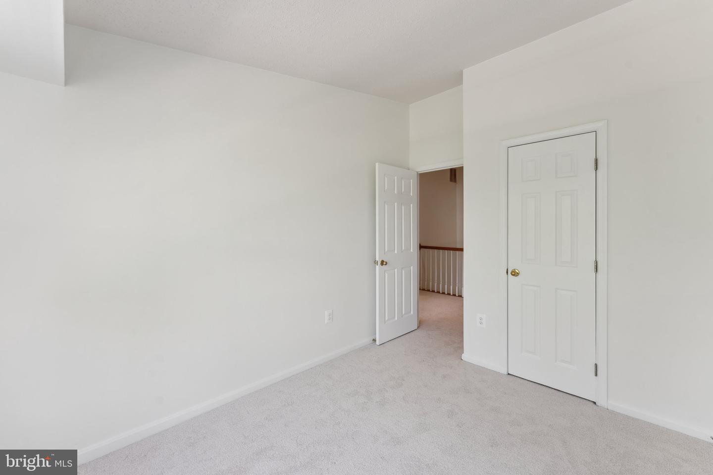 14413 GLENCREST CIR #111, CENTREVILLE, Virginia 20120, 3 Bedrooms Bedrooms, ,2 BathroomsBathrooms,Residential,For sale,14413 GLENCREST CIR #111,VAFX2236122 MLS # VAFX2236122