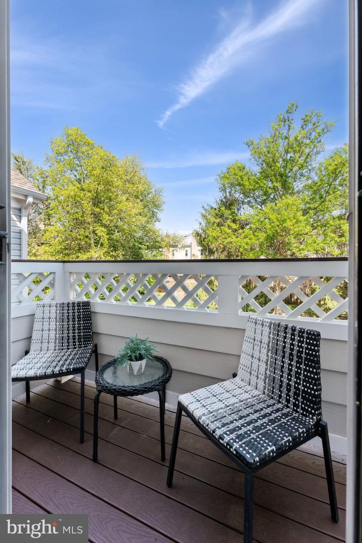 14413 GLENCREST CIR #111, CENTREVILLE, Virginia 20120, 3 Bedrooms Bedrooms, ,2 BathroomsBathrooms,Residential,For sale,14413 GLENCREST CIR #111,VAFX2236122 MLS # VAFX2236122