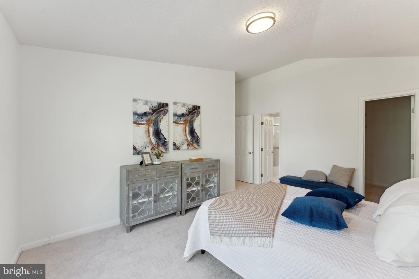 14413 GLENCREST CIR #111, CENTREVILLE, Virginia 20120, 3 Bedrooms Bedrooms, ,2 BathroomsBathrooms,Residential,For sale,14413 GLENCREST CIR #111,VAFX2236122 MLS # VAFX2236122