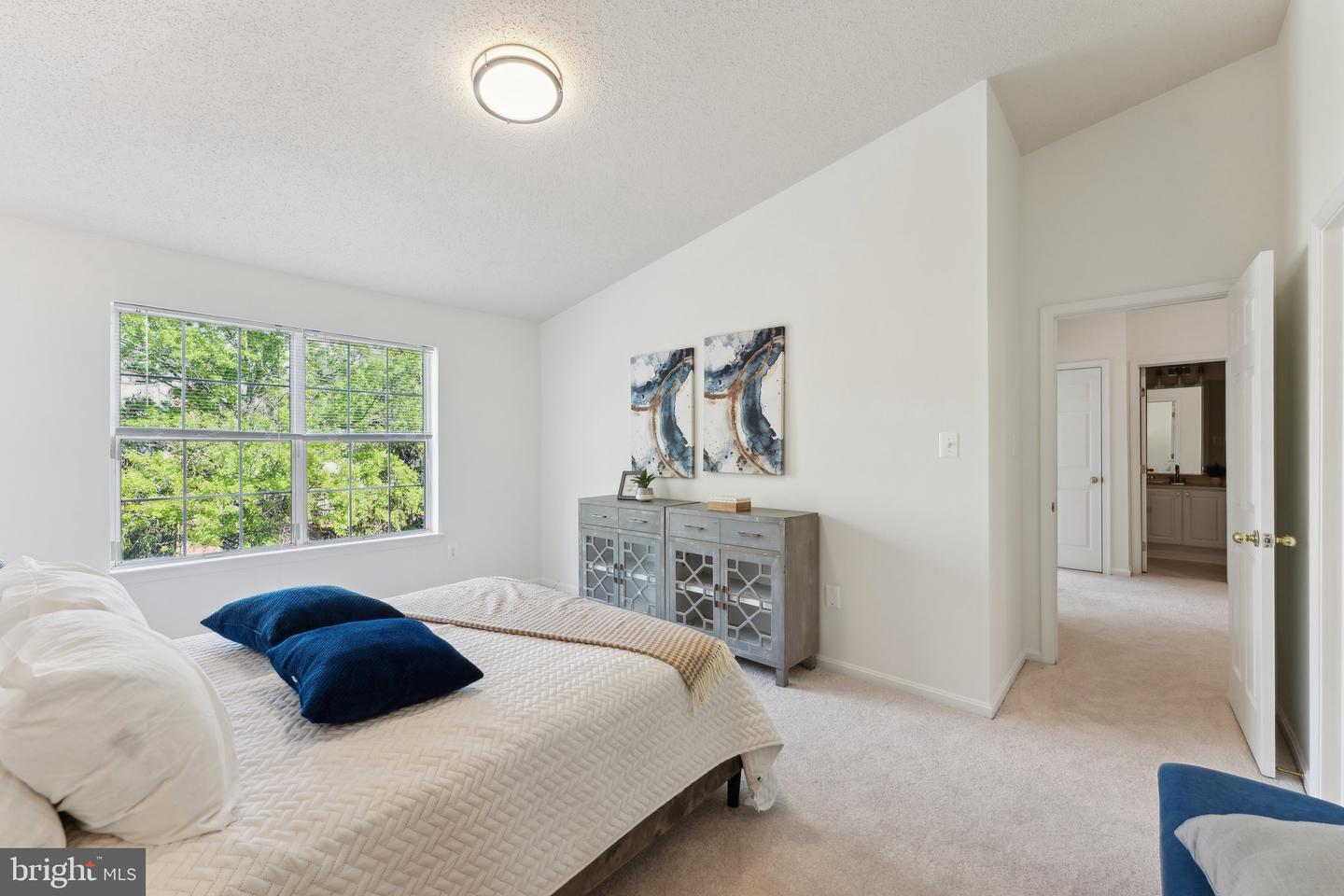 14413 GLENCREST CIR #111, CENTREVILLE, Virginia 20120, 3 Bedrooms Bedrooms, ,2 BathroomsBathrooms,Residential,For sale,14413 GLENCREST CIR #111,VAFX2236122 MLS # VAFX2236122