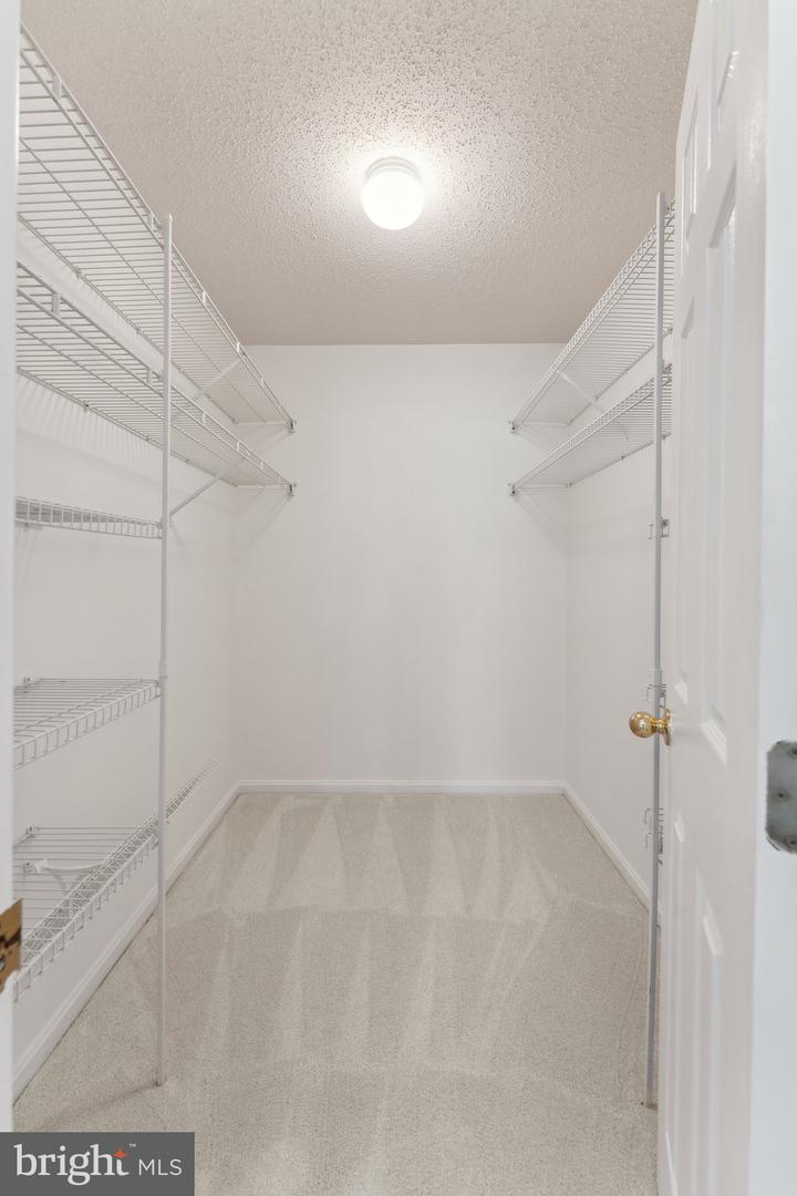 14413 GLENCREST CIR #111, CENTREVILLE, Virginia 20120, 3 Bedrooms Bedrooms, ,2 BathroomsBathrooms,Residential,For sale,14413 GLENCREST CIR #111,VAFX2236122 MLS # VAFX2236122