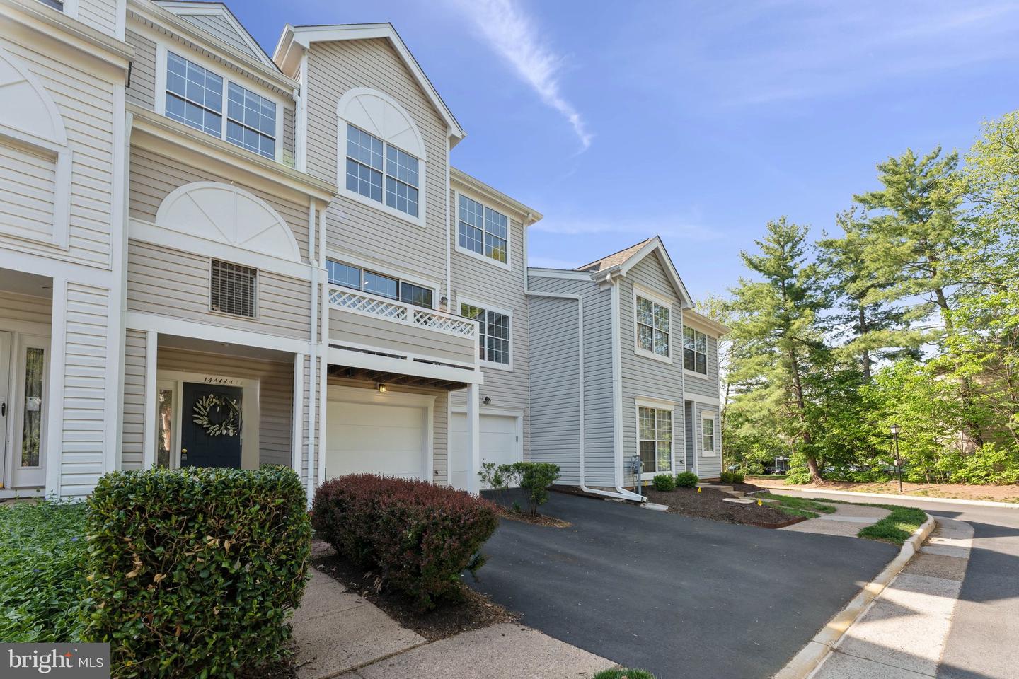 14413 GLENCREST CIR #111, CENTREVILLE, Virginia 20120, 3 Bedrooms Bedrooms, ,2 BathroomsBathrooms,Residential,For sale,14413 GLENCREST CIR #111,VAFX2236122 MLS # VAFX2236122