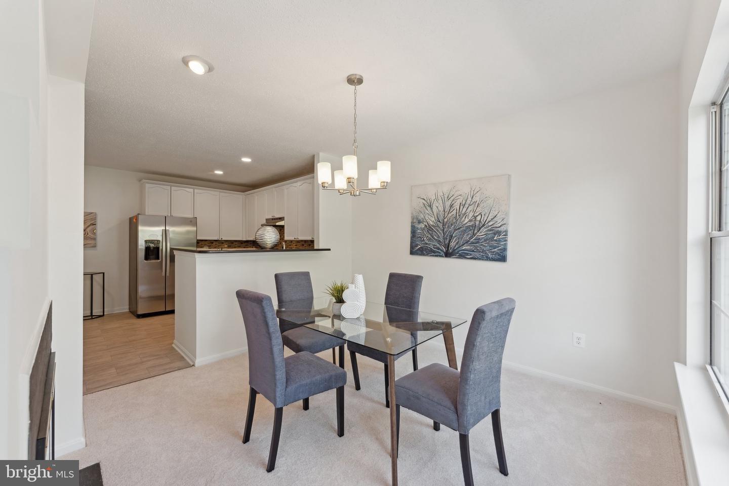 14413 GLENCREST CIR #111, CENTREVILLE, Virginia 20120, 3 Bedrooms Bedrooms, ,2 BathroomsBathrooms,Residential,For sale,14413 GLENCREST CIR #111,VAFX2236122 MLS # VAFX2236122