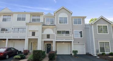 14413 GLENCREST CIR #111, CENTREVILLE, Virginia 20120, 3 Bedrooms Bedrooms, ,2 BathroomsBathrooms,Residential,For sale,14413 GLENCREST CIR #111,VAFX2236122 MLS # VAFX2236122
