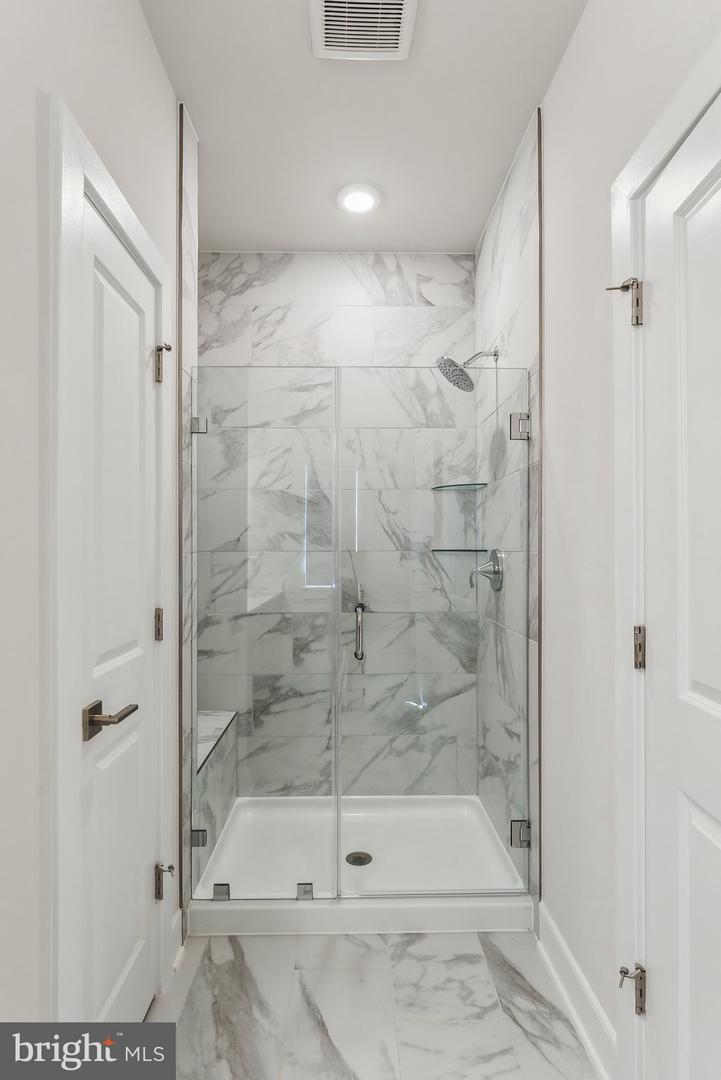 3888 HILLVIEW CT, ALEXANDRIA, Virginia 22310, 5 Bedrooms Bedrooms, ,4 BathroomsBathrooms,Residential,For sale,3888 HILLVIEW CT,VAFX2236124 MLS # VAFX2236124