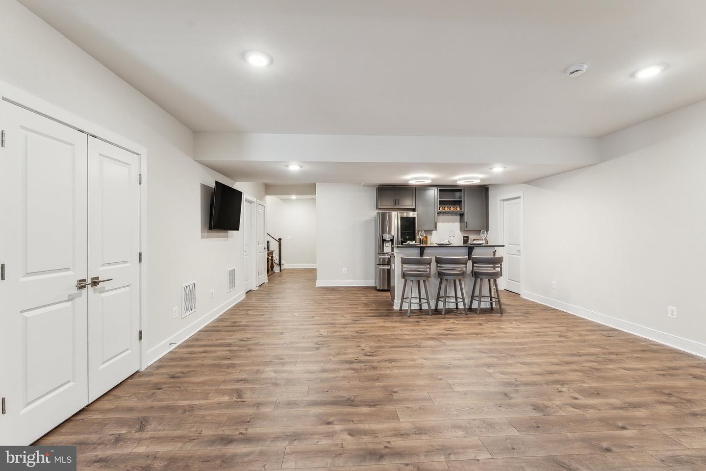 3888 HILLVIEW CT, ALEXANDRIA, Virginia 22310, 5 Bedrooms Bedrooms, ,4 BathroomsBathrooms,Residential,For sale,3888 HILLVIEW CT,VAFX2236124 MLS # VAFX2236124