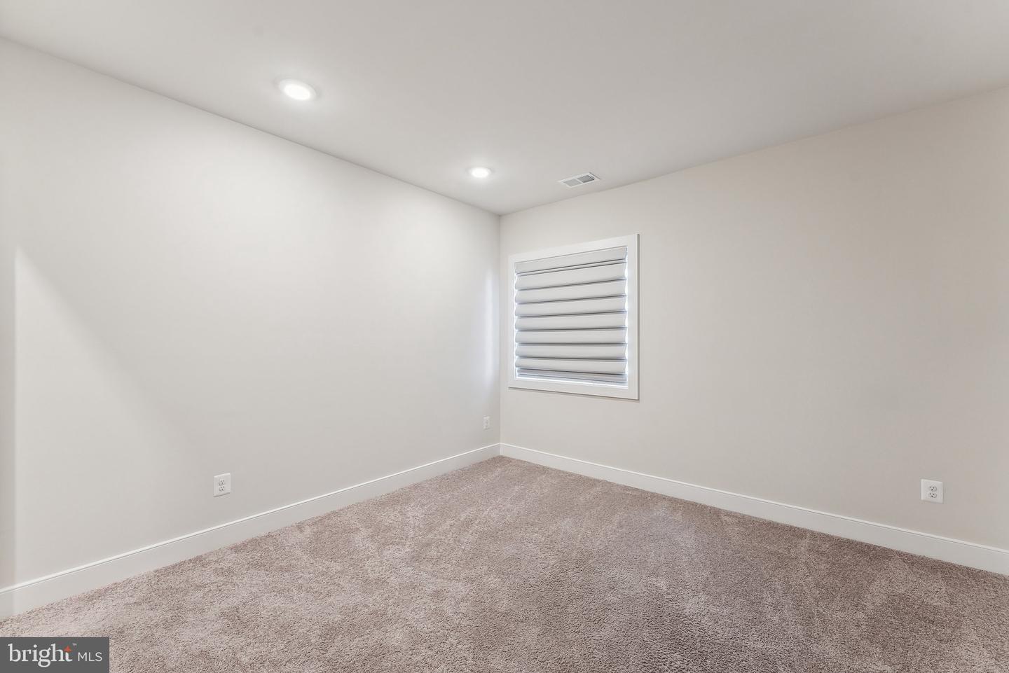 3888 HILLVIEW CT, ALEXANDRIA, Virginia 22310, 5 Bedrooms Bedrooms, ,4 BathroomsBathrooms,Residential,For sale,3888 HILLVIEW CT,VAFX2236124 MLS # VAFX2236124