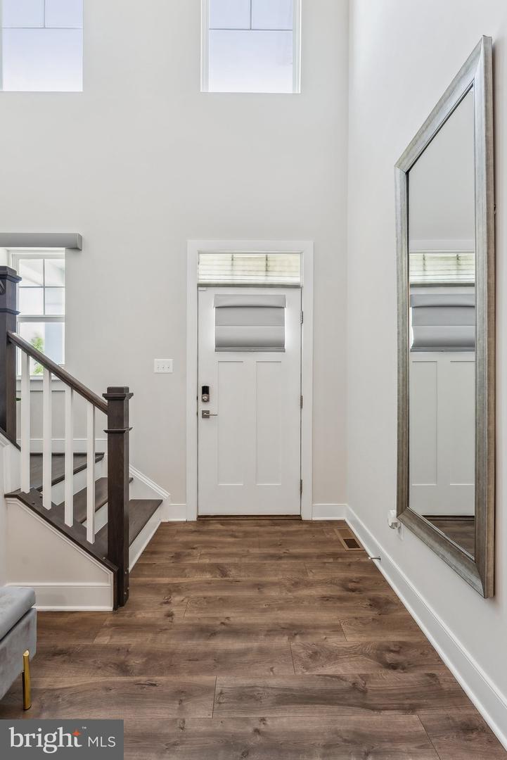 3888 HILLVIEW CT, ALEXANDRIA, Virginia 22310, 5 Bedrooms Bedrooms, ,4 BathroomsBathrooms,Residential,For sale,3888 HILLVIEW CT,VAFX2236124 MLS # VAFX2236124