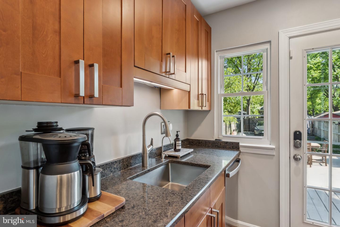 13 E MASON AVE, ALEXANDRIA, Virginia 22301, 2 Bedrooms Bedrooms, ,2 BathroomsBathrooms,Residential,For sale,13 E MASON AVE,VAAX2044486 MLS # VAAX2044486