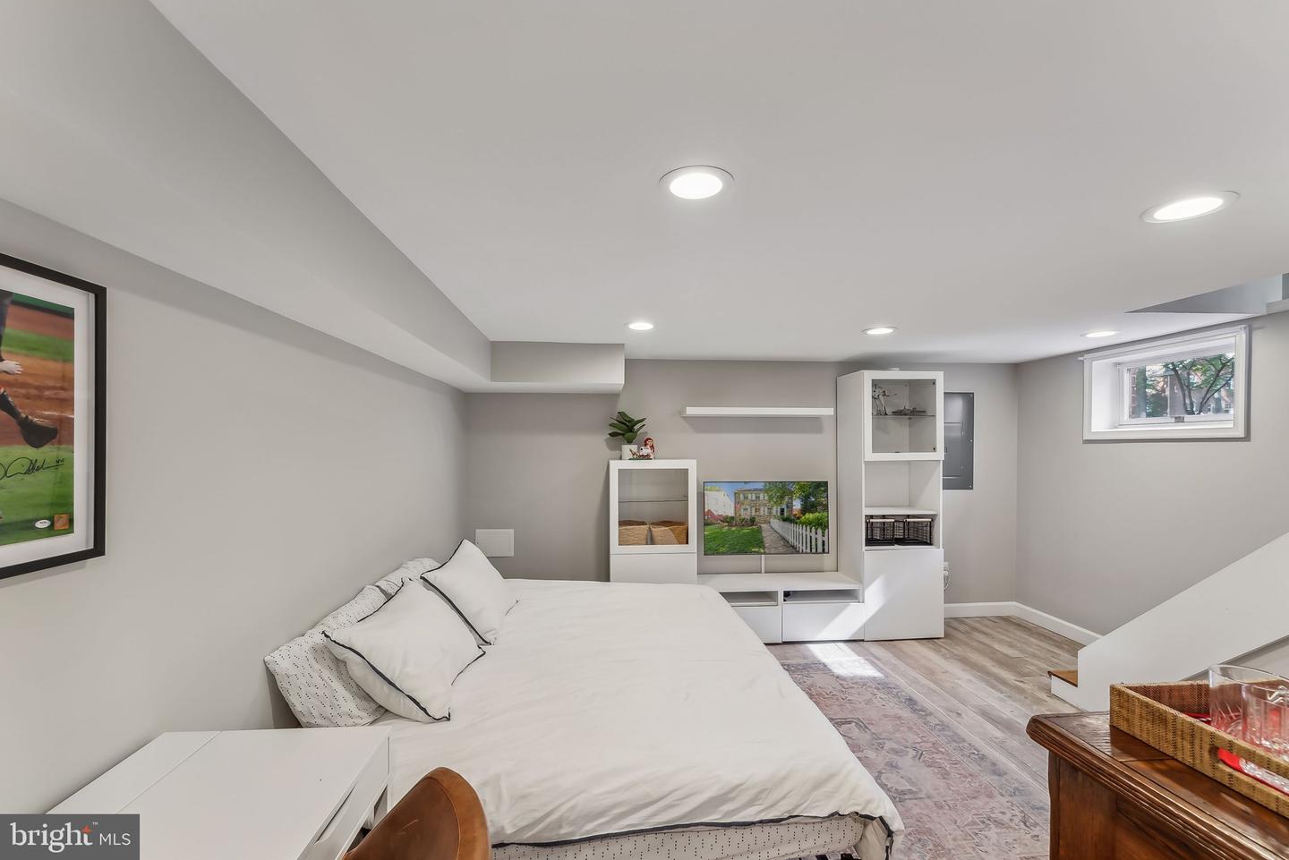 13 E MASON AVE, ALEXANDRIA, Virginia 22301, 2 Bedrooms Bedrooms, ,2 BathroomsBathrooms,Residential,For sale,13 E MASON AVE,VAAX2044486 MLS # VAAX2044486