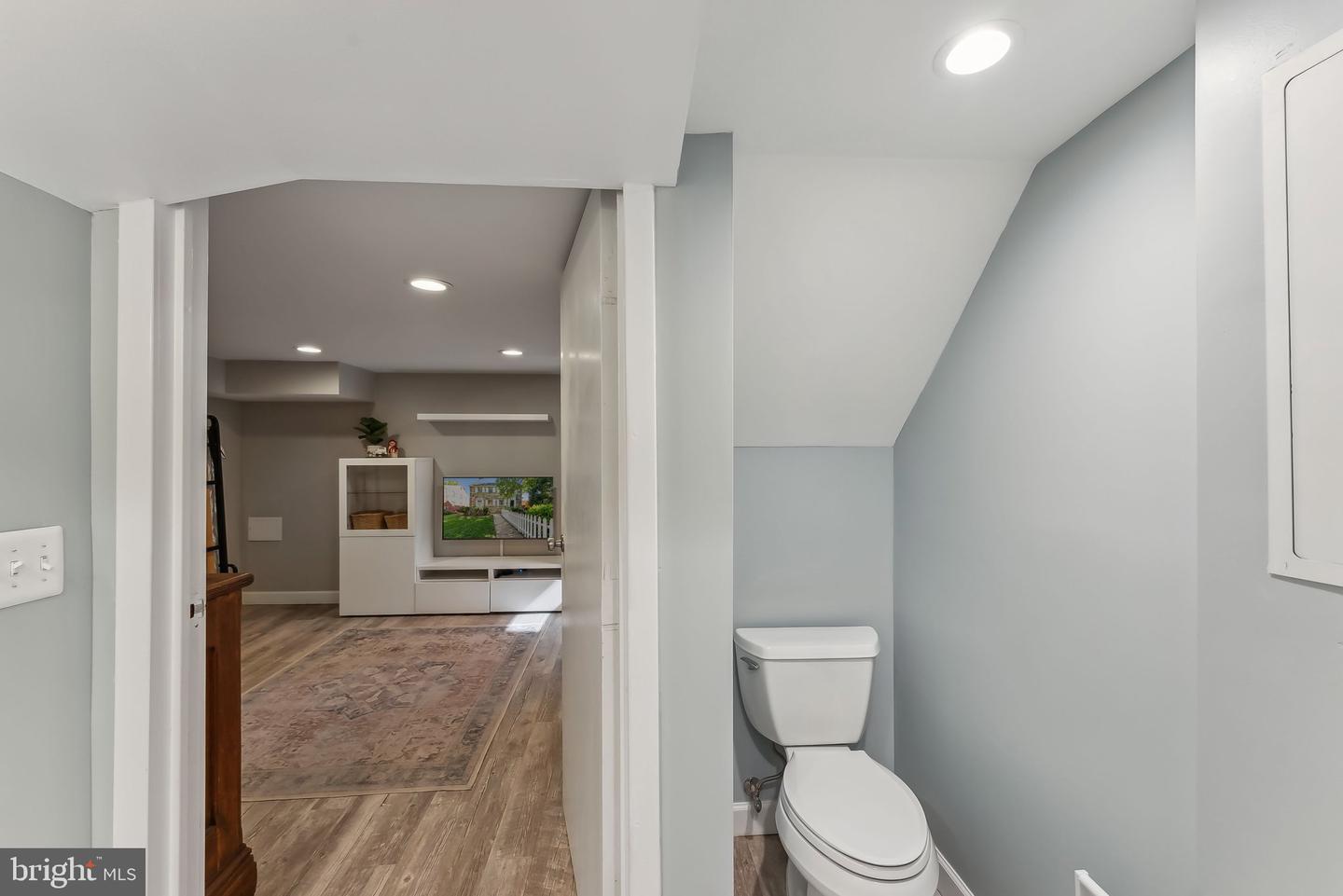 13 E MASON AVE, ALEXANDRIA, Virginia 22301, 2 Bedrooms Bedrooms, ,2 BathroomsBathrooms,Residential,For sale,13 E MASON AVE,VAAX2044486 MLS # VAAX2044486