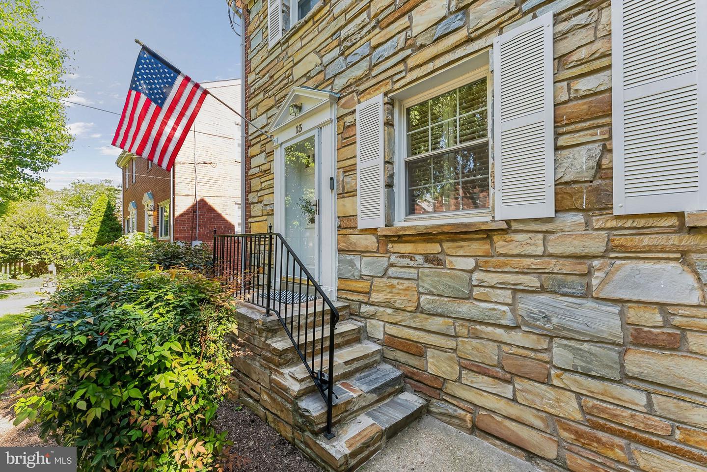 13 E MASON AVE, ALEXANDRIA, Virginia 22301, 2 Bedrooms Bedrooms, ,2 BathroomsBathrooms,Residential,For sale,13 E MASON AVE,VAAX2044486 MLS # VAAX2044486