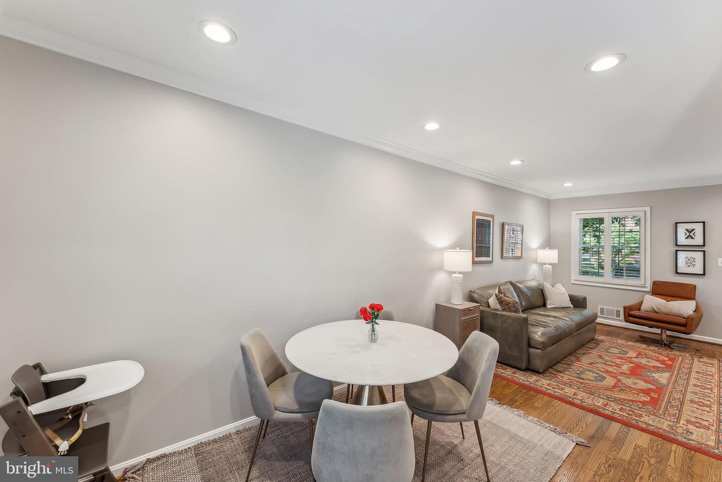 13 E MASON AVE, ALEXANDRIA, Virginia 22301, 2 Bedrooms Bedrooms, ,2 BathroomsBathrooms,Residential,For sale,13 E MASON AVE,VAAX2044486 MLS # VAAX2044486