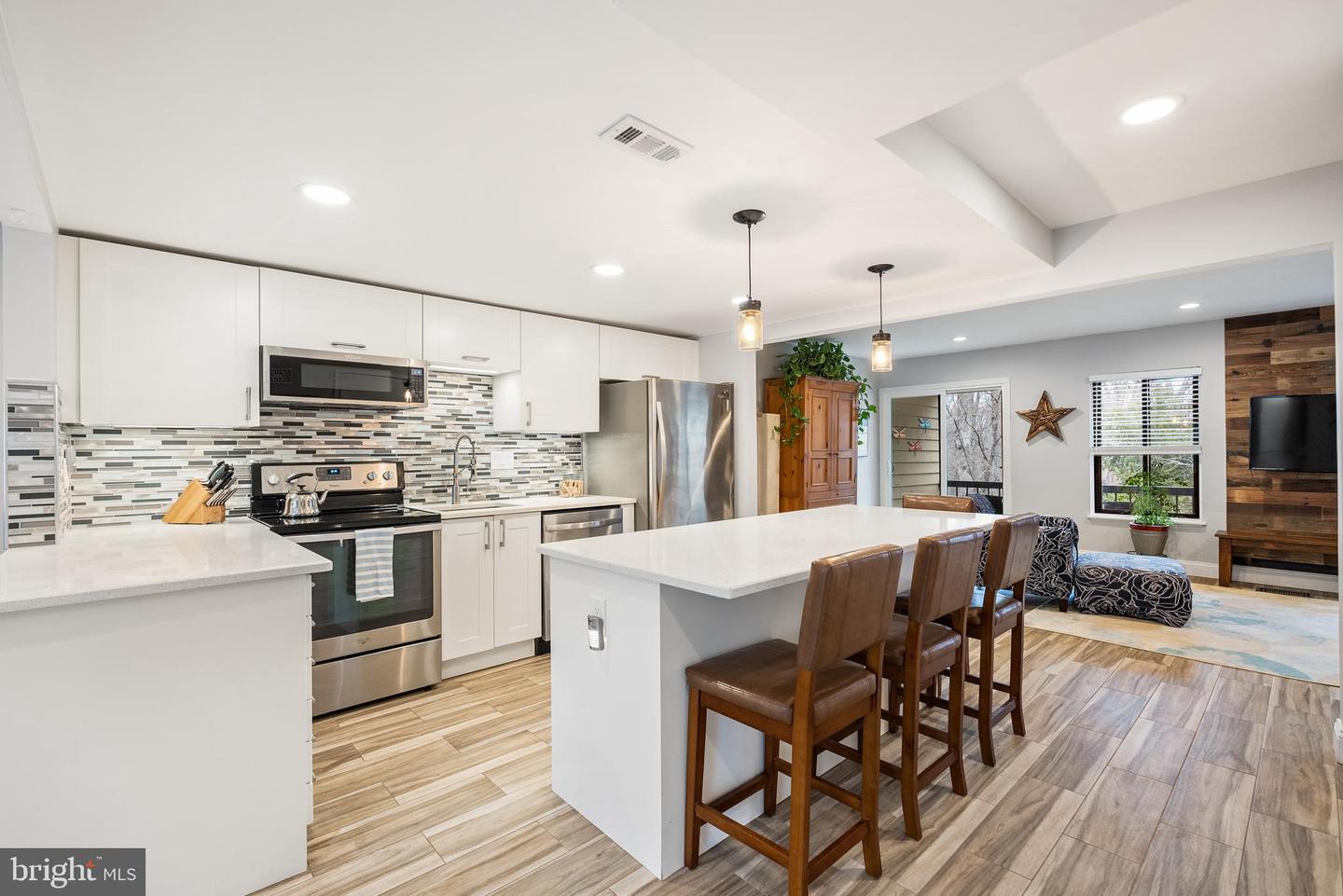 11512 HEARTHSTONE CT, RESTON, Virginia 20191, 4 Bedrooms Bedrooms, ,3 BathroomsBathrooms,Residential,For sale,11512 HEARTHSTONE CT,VAFX2236144 MLS # VAFX2236144