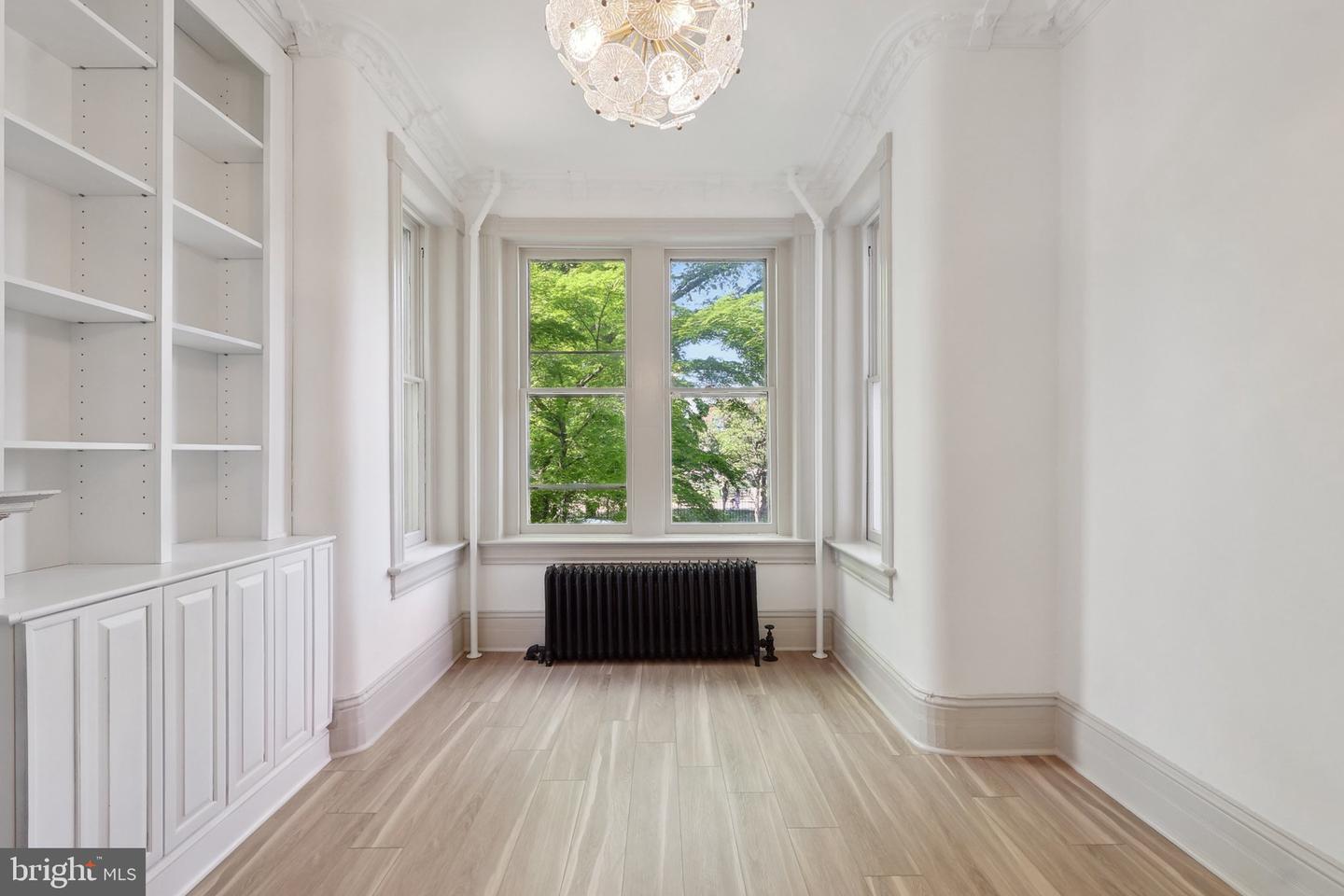 409 SOUTH CAROLINA AVE SE, WASHINGTON, District Of Columbia 20003, 4 Bedrooms Bedrooms, 3 Rooms Rooms,2 BathroomsBathrooms,Residential,For sale,409 SOUTH CAROLINA AVE SE,DCDC2197172 MLS # DCDC2197172