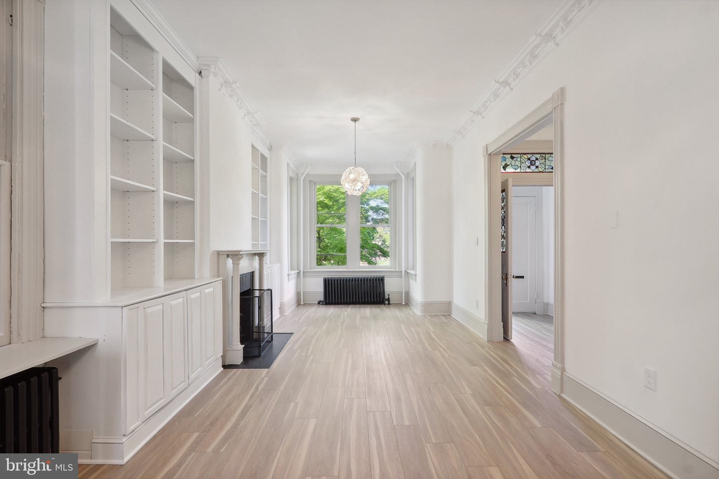 409 SOUTH CAROLINA AVE SE, WASHINGTON, District Of Columbia 20003, 4 Bedrooms Bedrooms, 3 Rooms Rooms,2 BathroomsBathrooms,Residential,For sale,409 SOUTH CAROLINA AVE SE,DCDC2197172 MLS # DCDC2197172
