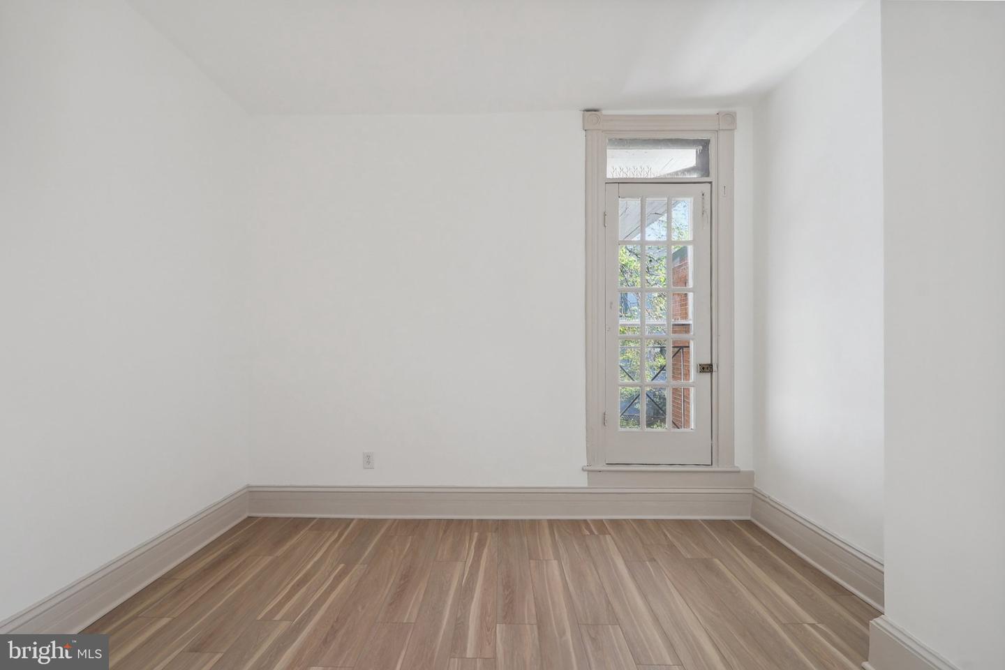 409 SOUTH CAROLINA AVE SE, WASHINGTON, District Of Columbia 20003, 4 Bedrooms Bedrooms, 3 Rooms Rooms,2 BathroomsBathrooms,Residential,For sale,409 SOUTH CAROLINA AVE SE,DCDC2197172 MLS # DCDC2197172