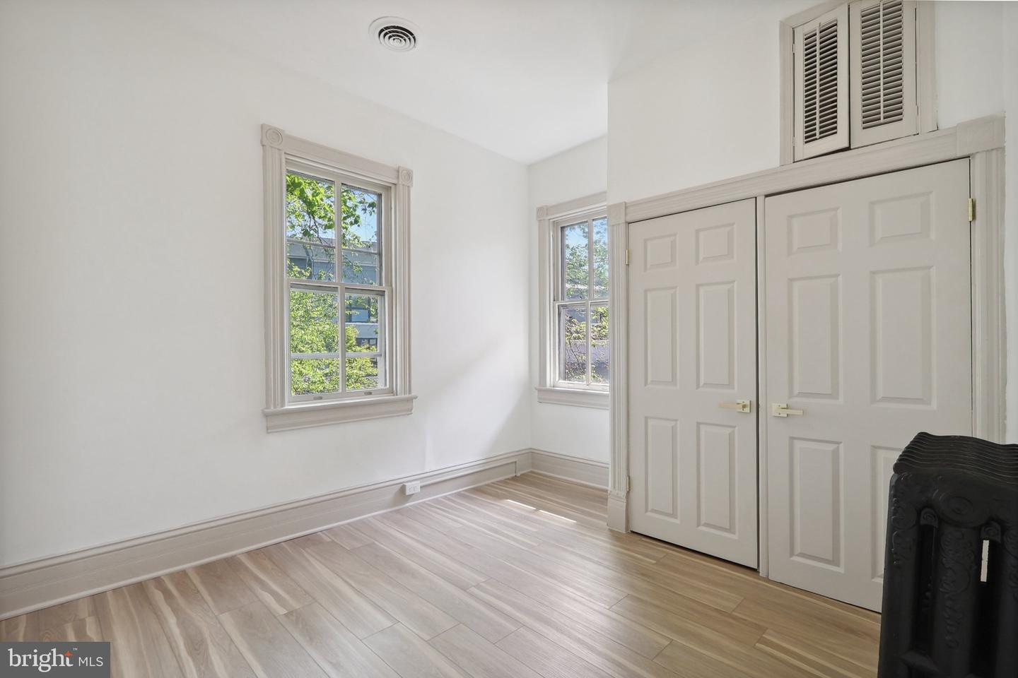 409 SOUTH CAROLINA AVE SE, WASHINGTON, District Of Columbia 20003, 4 Bedrooms Bedrooms, 3 Rooms Rooms,2 BathroomsBathrooms,Residential,For sale,409 SOUTH CAROLINA AVE SE,DCDC2197172 MLS # DCDC2197172