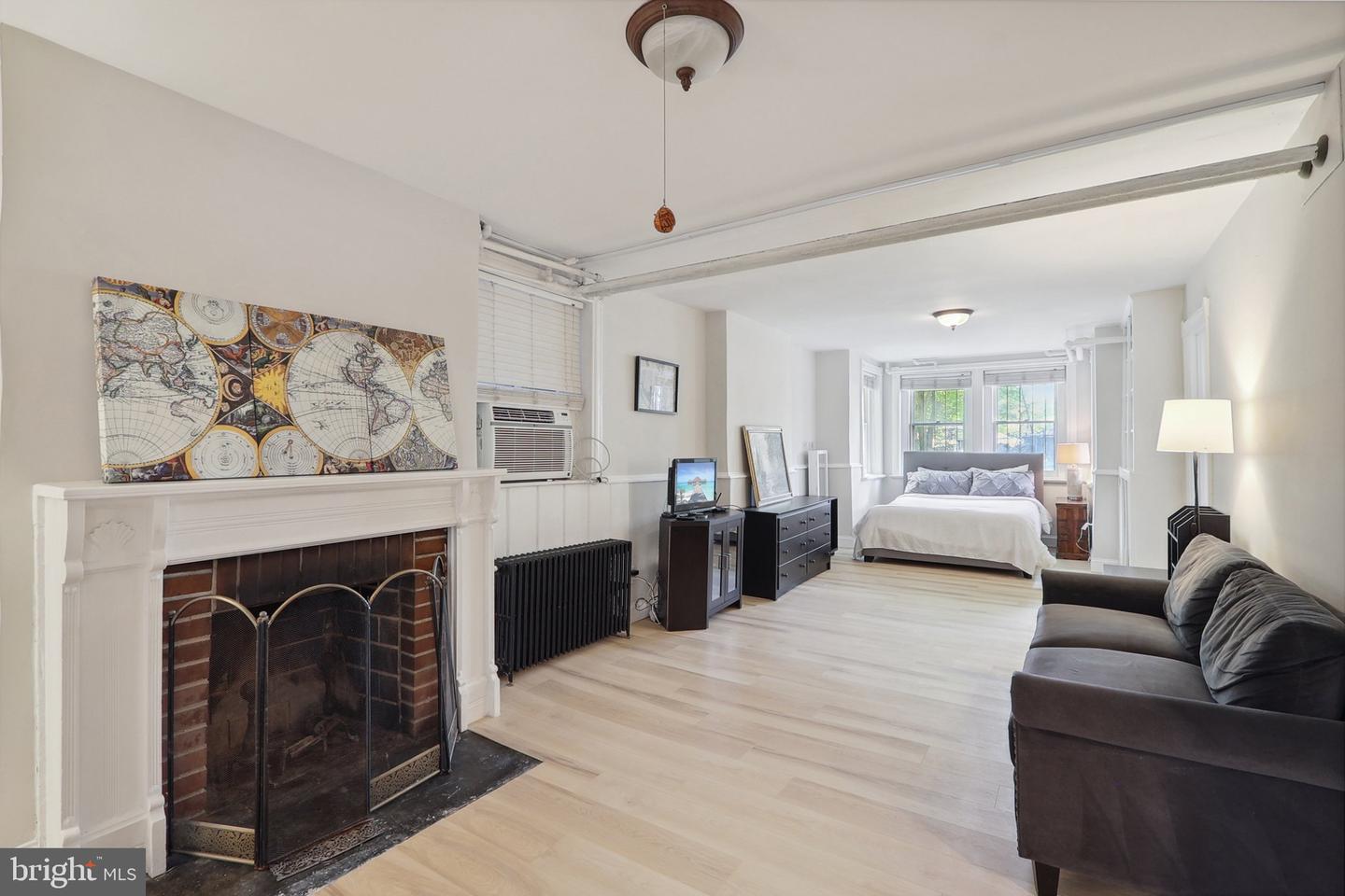 409 SOUTH CAROLINA AVE SE, WASHINGTON, District Of Columbia 20003, 4 Bedrooms Bedrooms, 3 Rooms Rooms,2 BathroomsBathrooms,Residential,For sale,409 SOUTH CAROLINA AVE SE,DCDC2197172 MLS # DCDC2197172
