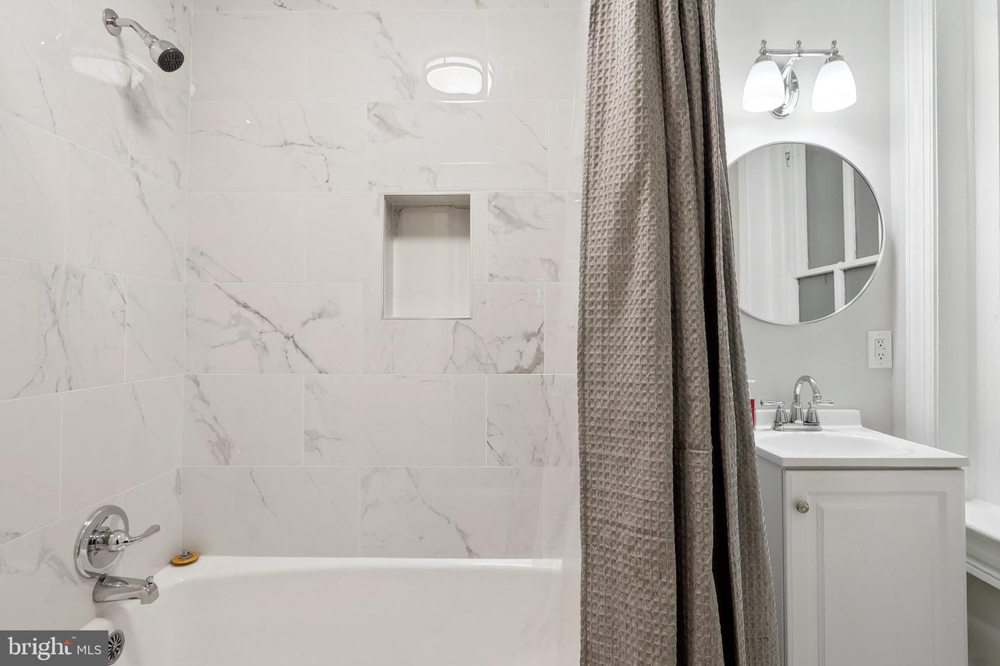 409 SOUTH CAROLINA AVE SE, WASHINGTON, District Of Columbia 20003, 4 Bedrooms Bedrooms, 3 Rooms Rooms,2 BathroomsBathrooms,Residential,For sale,409 SOUTH CAROLINA AVE SE,DCDC2197172 MLS # DCDC2197172