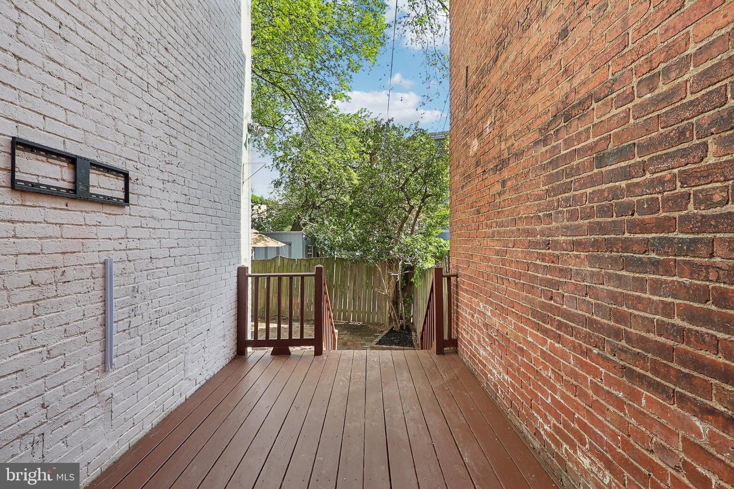 409 SOUTH CAROLINA AVE SE, WASHINGTON, District Of Columbia 20003, 4 Bedrooms Bedrooms, 3 Rooms Rooms,2 BathroomsBathrooms,Residential,For sale,409 SOUTH CAROLINA AVE SE,DCDC2197172 MLS # DCDC2197172