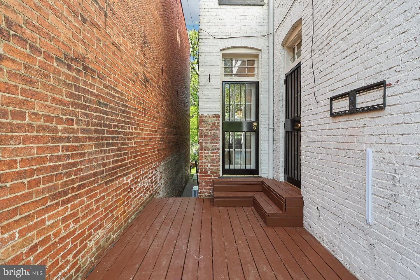 409 SOUTH CAROLINA AVE SE, WASHINGTON, District Of Columbia 20003, 4 Bedrooms Bedrooms, 3 Rooms Rooms,2 BathroomsBathrooms,Residential,For sale,409 SOUTH CAROLINA AVE SE,DCDC2197172 MLS # DCDC2197172