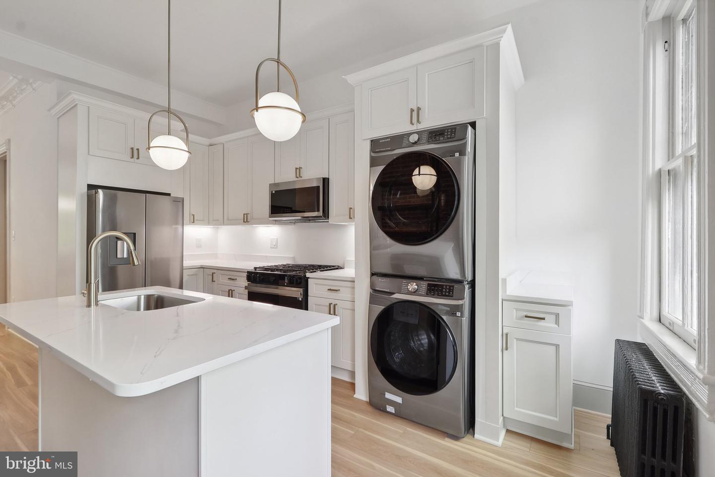 409 SOUTH CAROLINA AVE SE, WASHINGTON, District Of Columbia 20003, 4 Bedrooms Bedrooms, 3 Rooms Rooms,2 BathroomsBathrooms,Residential,For sale,409 SOUTH CAROLINA AVE SE,DCDC2197172 MLS # DCDC2197172
