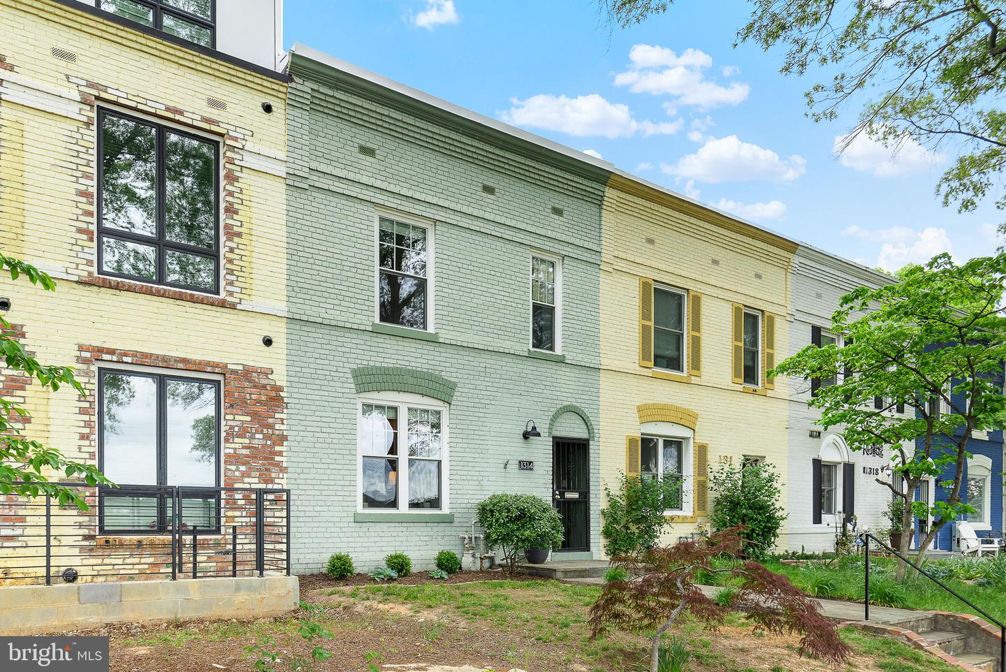 1314 L ST SE, WASHINGTON, District Of Columbia 20003, 3 Bedrooms Bedrooms, ,2 BathroomsBathrooms,Residential,For sale,1314 L ST SE,DCDC2197202 MLS # DCDC2197202