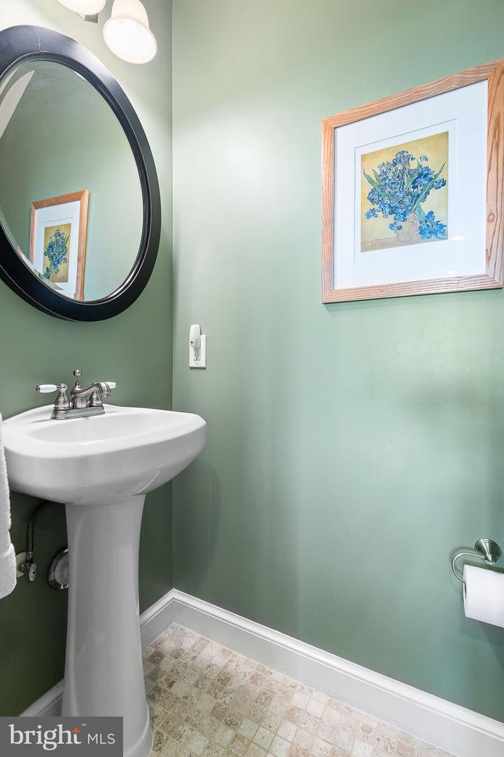 1314 L ST SE, WASHINGTON, District Of Columbia 20003, 3 Bedrooms Bedrooms, ,2 BathroomsBathrooms,Residential,For sale,1314 L ST SE,DCDC2197202 MLS # DCDC2197202