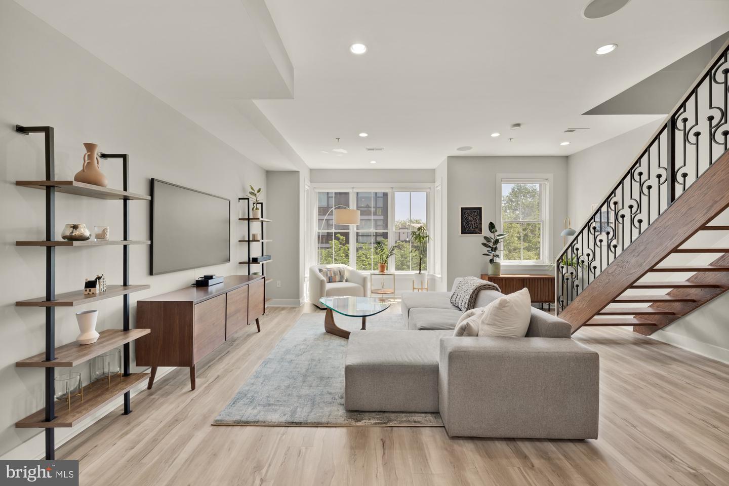 1912 8TH ST NW #D, WASHINGTON, District Of Columbia 20001, 2 Bedrooms Bedrooms, ,2 BathroomsBathrooms,Residential,For sale,1912 8TH ST NW #D,DCDC2197110 MLS # DCDC2197110