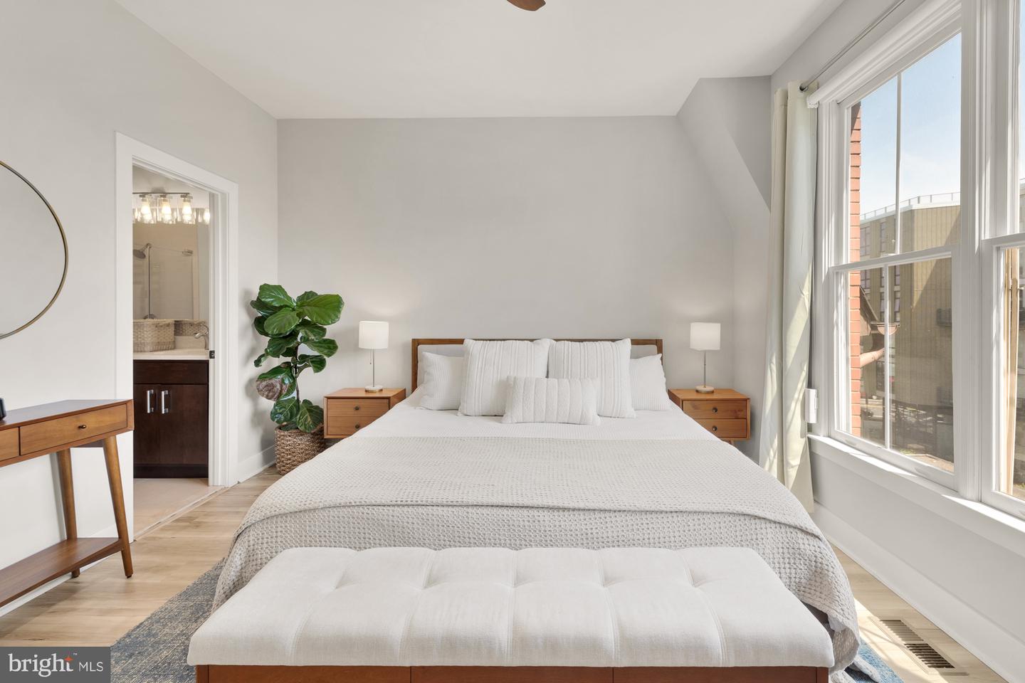 1912 8TH ST NW #D, WASHINGTON, District Of Columbia 20001, 2 Bedrooms Bedrooms, ,2 BathroomsBathrooms,Residential,For sale,1912 8TH ST NW #D,DCDC2197110 MLS # DCDC2197110