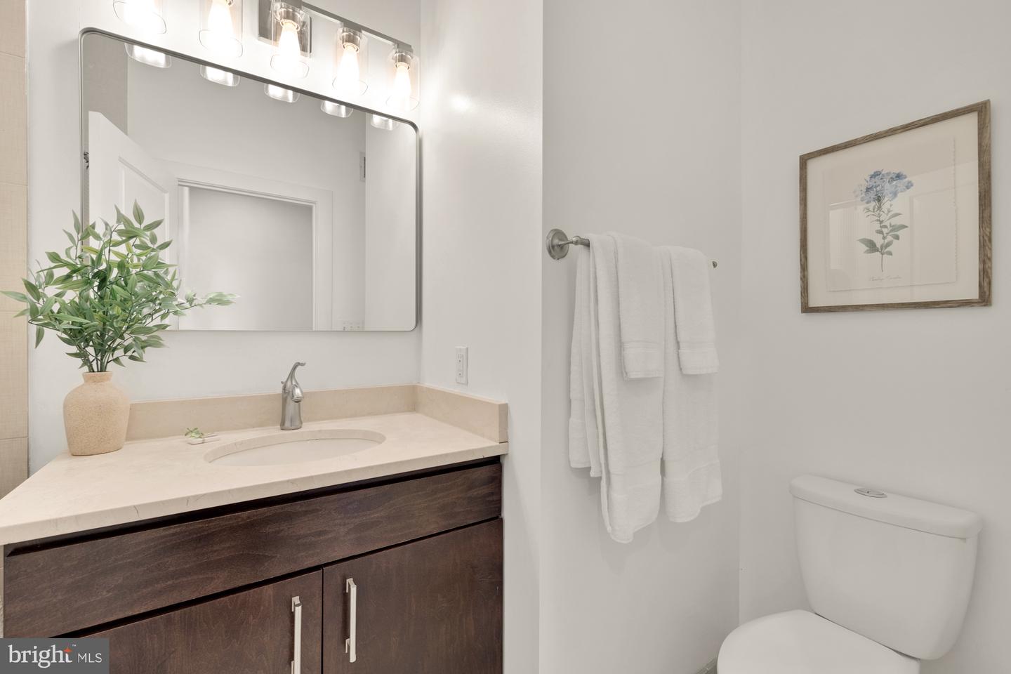 1912 8TH ST NW #D, WASHINGTON, District Of Columbia 20001, 2 Bedrooms Bedrooms, ,2 BathroomsBathrooms,Residential,For sale,1912 8TH ST NW #D,DCDC2197110 MLS # DCDC2197110