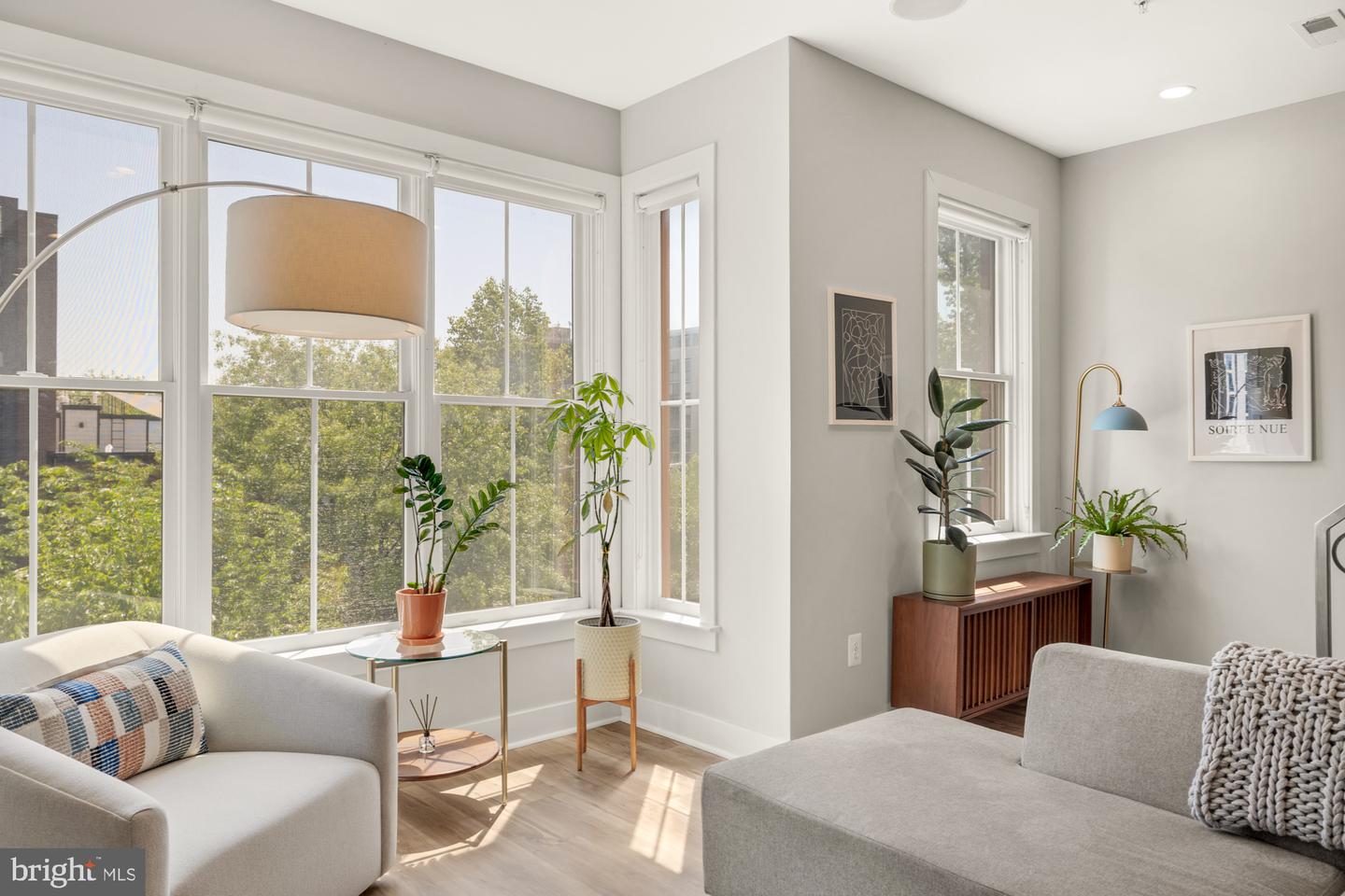 1912 8TH ST NW #D, WASHINGTON, District Of Columbia 20001, 2 Bedrooms Bedrooms, ,2 BathroomsBathrooms,Residential,For sale,1912 8TH ST NW #D,DCDC2197110 MLS # DCDC2197110