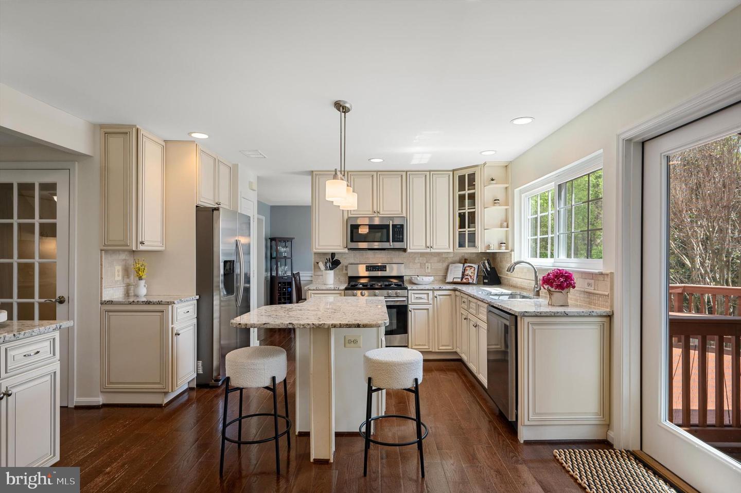 6919 SHARPSBURG DR, CENTREVILLE, Virginia 20121, 5 Bedrooms Bedrooms, ,3 BathroomsBathrooms,Residential,For sale,6919 SHARPSBURG DR,VAFX2236210 MLS # VAFX2236210