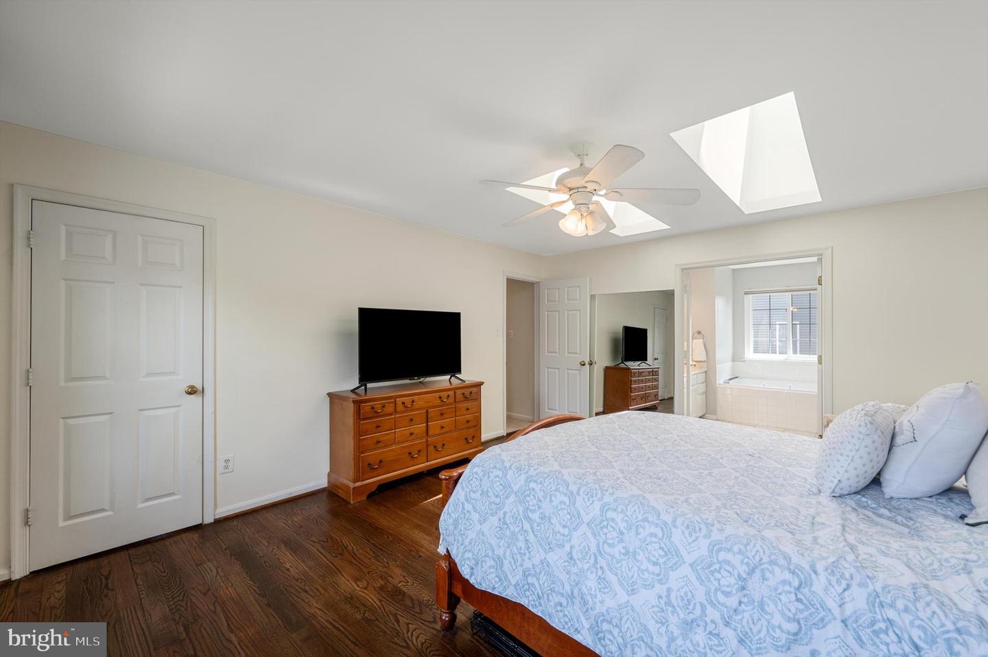 6919 SHARPSBURG DR, CENTREVILLE, Virginia 20121, 5 Bedrooms Bedrooms, ,3 BathroomsBathrooms,Residential,For sale,6919 SHARPSBURG DR,VAFX2236210 MLS # VAFX2236210