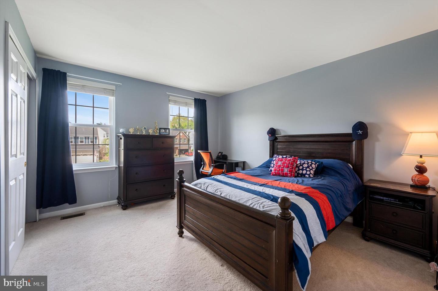 6919 SHARPSBURG DR, CENTREVILLE, Virginia 20121, 5 Bedrooms Bedrooms, ,3 BathroomsBathrooms,Residential,For sale,6919 SHARPSBURG DR,VAFX2236210 MLS # VAFX2236210