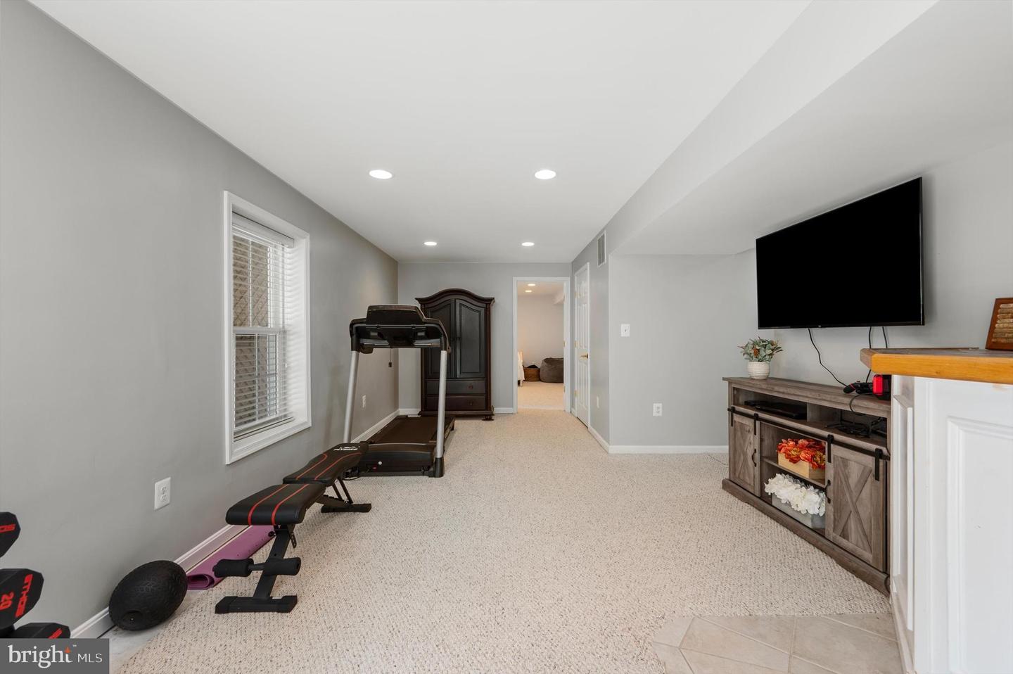6919 SHARPSBURG DR, CENTREVILLE, Virginia 20121, 5 Bedrooms Bedrooms, ,3 BathroomsBathrooms,Residential,For sale,6919 SHARPSBURG DR,VAFX2236210 MLS # VAFX2236210