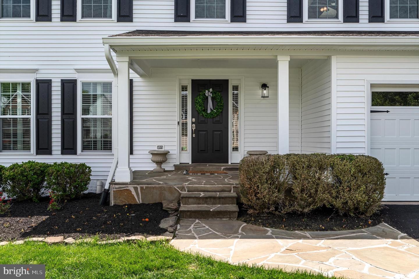 6919 SHARPSBURG DR, CENTREVILLE, Virginia 20121, 5 Bedrooms Bedrooms, ,3 BathroomsBathrooms,Residential,For sale,6919 SHARPSBURG DR,VAFX2236210 MLS # VAFX2236210