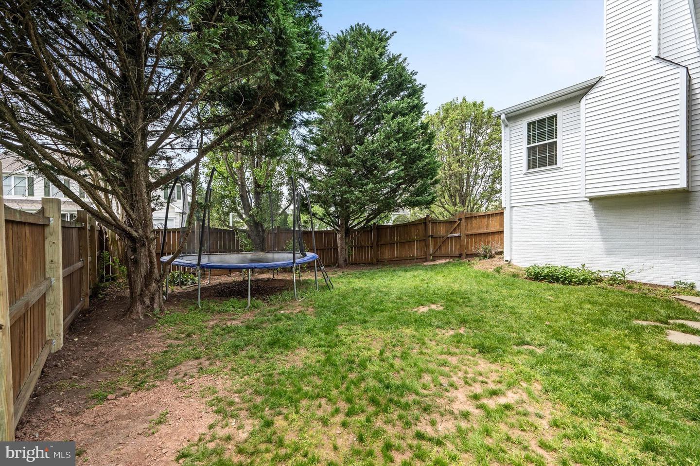 6919 SHARPSBURG DR, CENTREVILLE, Virginia 20121, 5 Bedrooms Bedrooms, ,3 BathroomsBathrooms,Residential,For sale,6919 SHARPSBURG DR,VAFX2236210 MLS # VAFX2236210