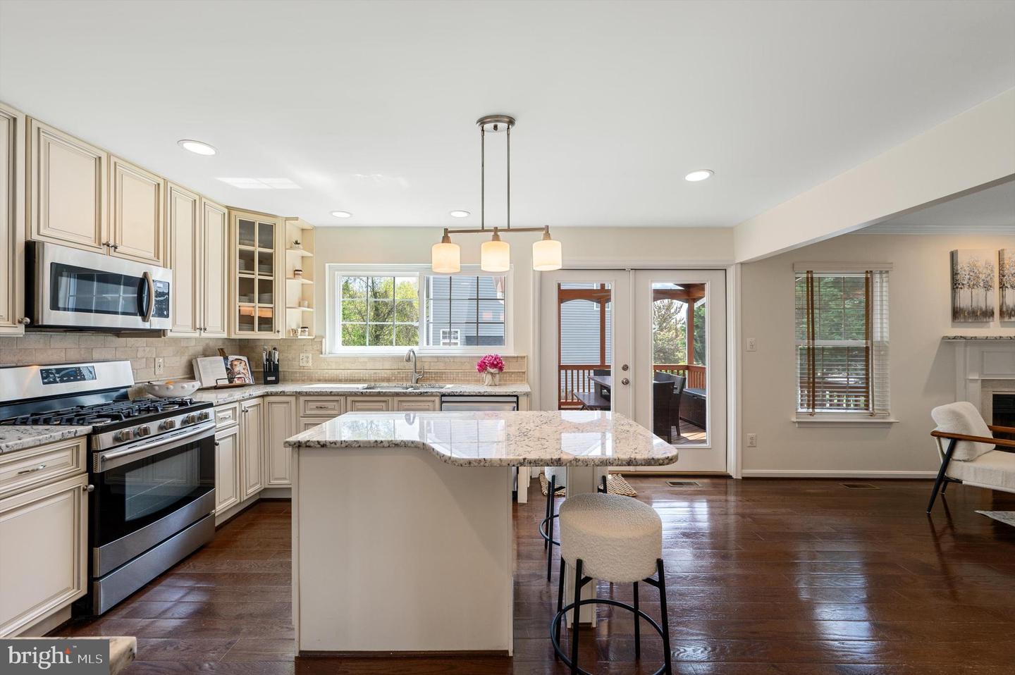 6919 SHARPSBURG DR, CENTREVILLE, Virginia 20121, 5 Bedrooms Bedrooms, ,3 BathroomsBathrooms,Residential,For sale,6919 SHARPSBURG DR,VAFX2236210 MLS # VAFX2236210